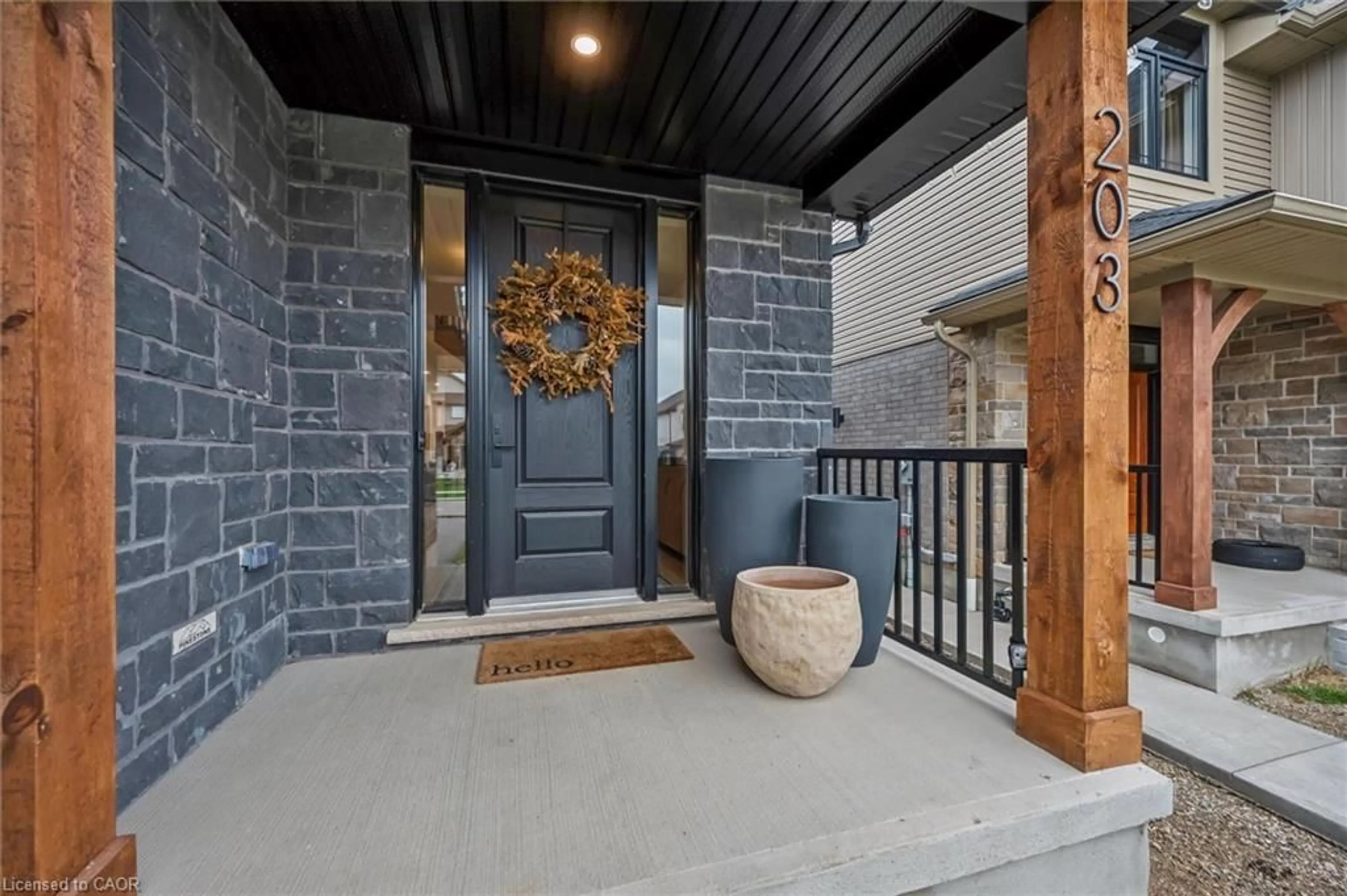 Indoor entryway for 203 Schmidt Dr, Arthur Ontario N0G 1A0