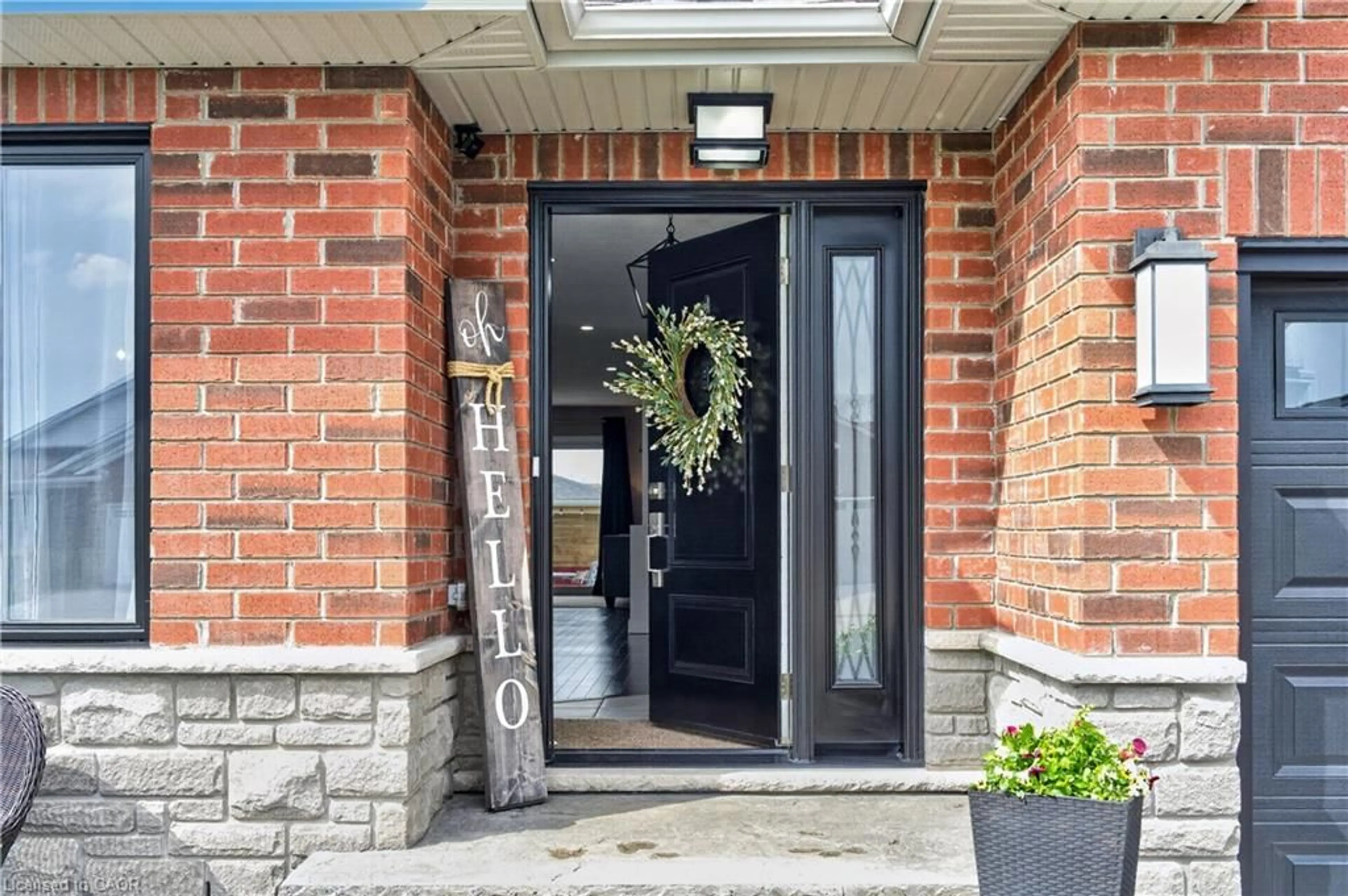 Indoor entryway for 22 Linda Cres, Hagersville Ontario N0A 1H0