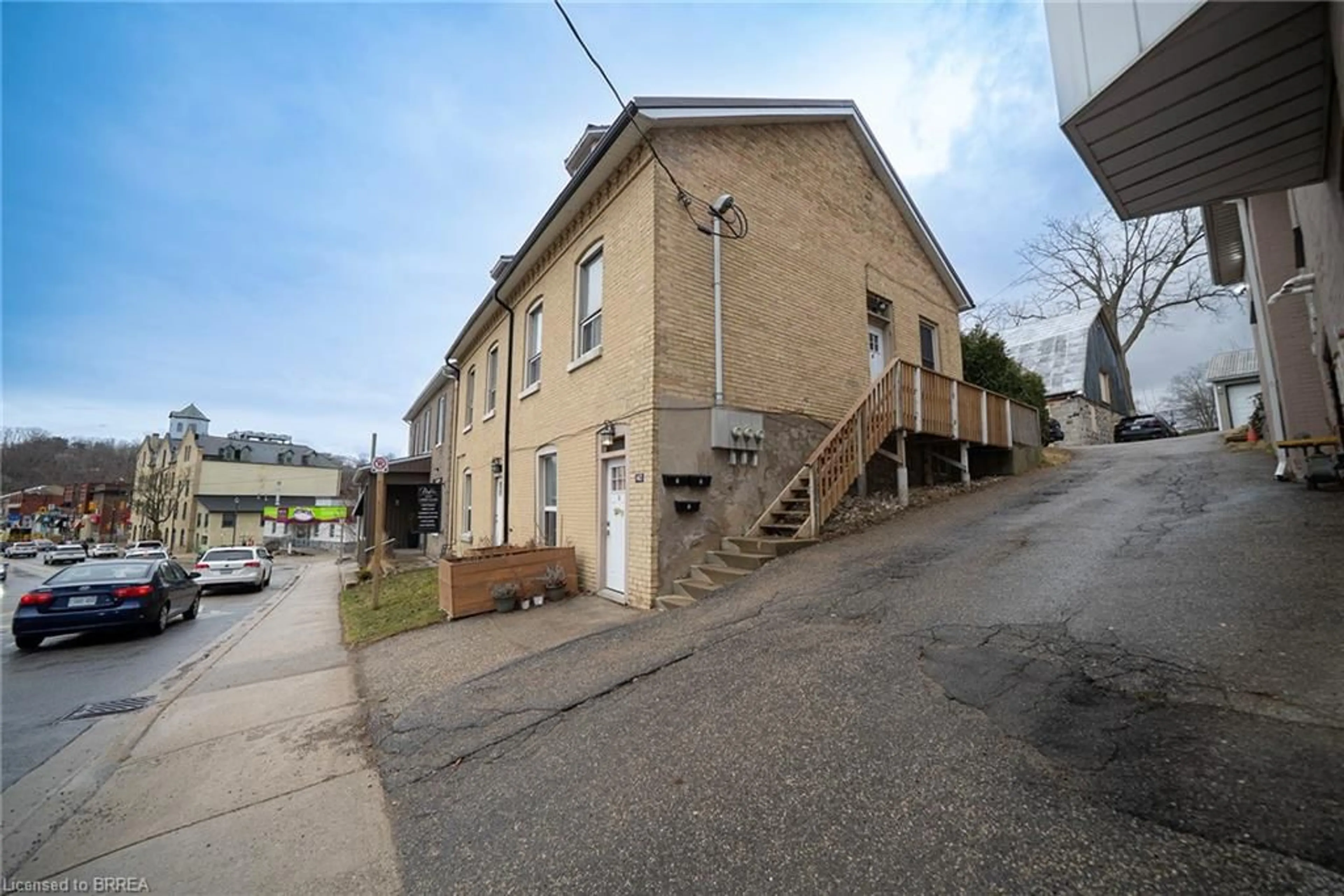 Patio, building for 142 Grand River St, Paris Ontario N3L 2M5
