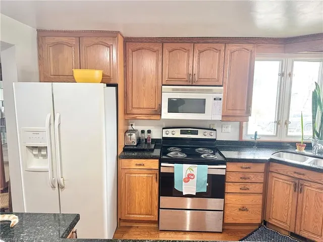 2 Buena St, Port Dover 5