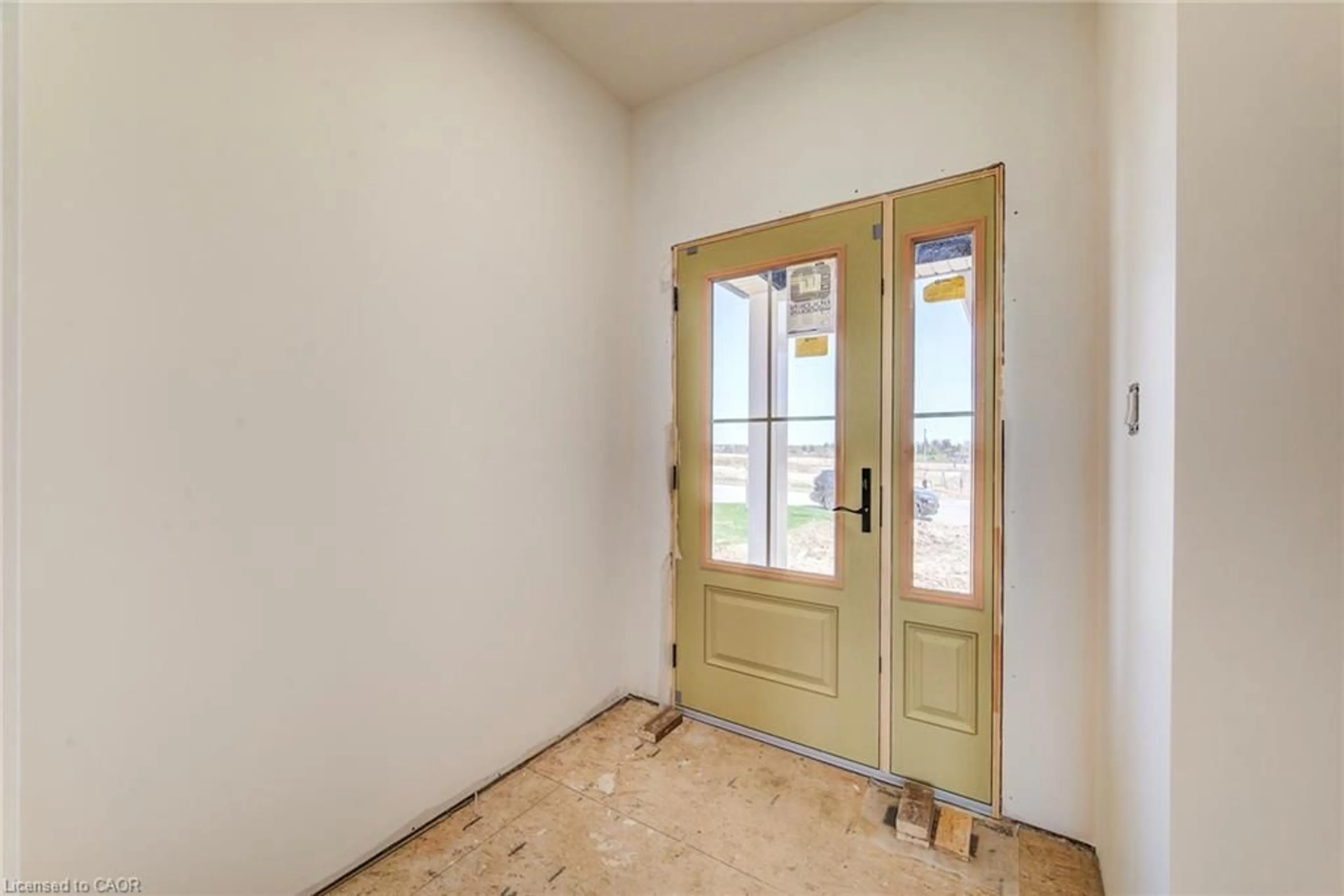 Indoor entryway for 114 Bedell Dr, Mapleton Ontario N0G 1P0