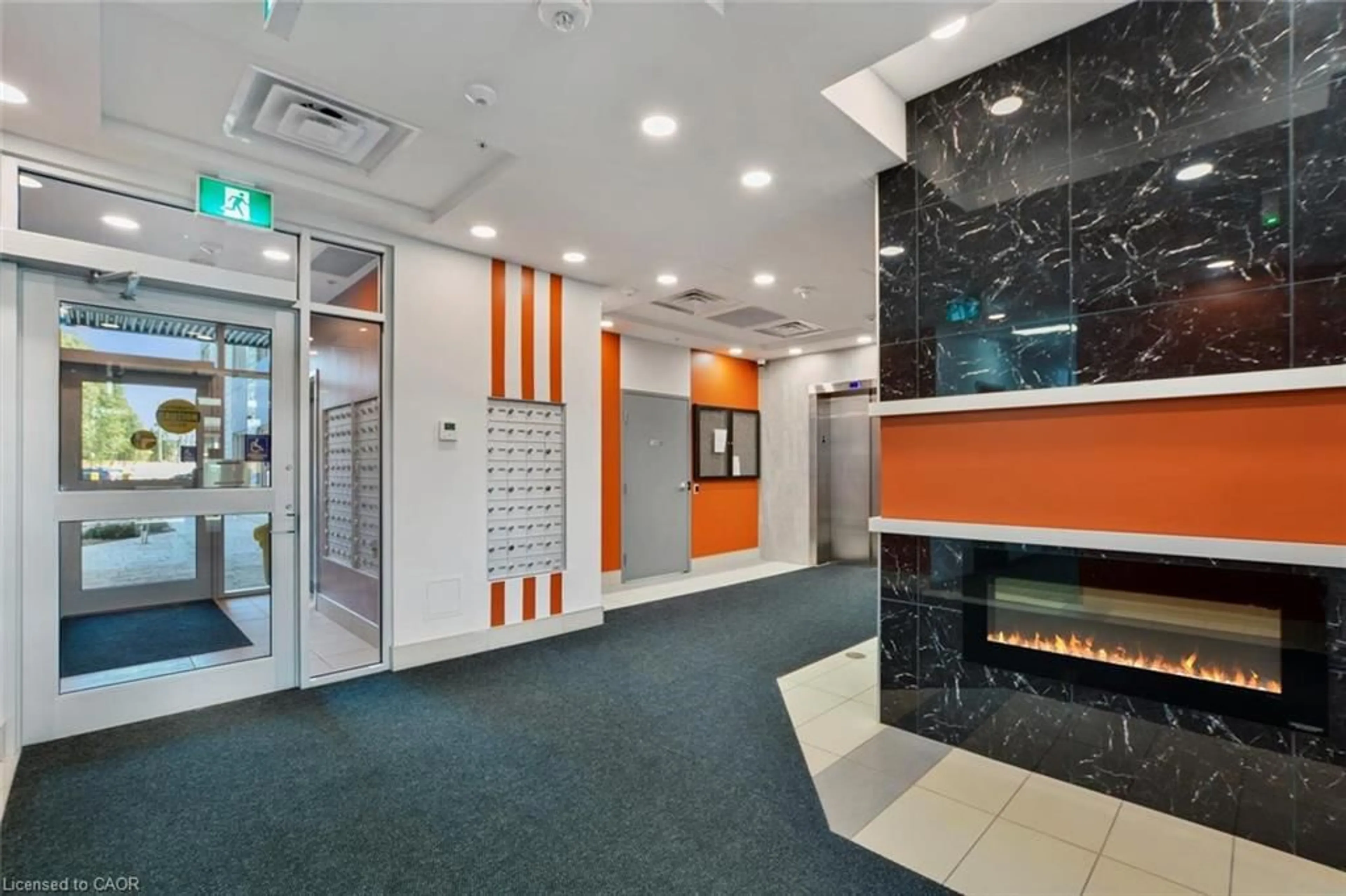 Indoor foyer for 77 Leland St #414, Hamilton Ontario L8S 3A1