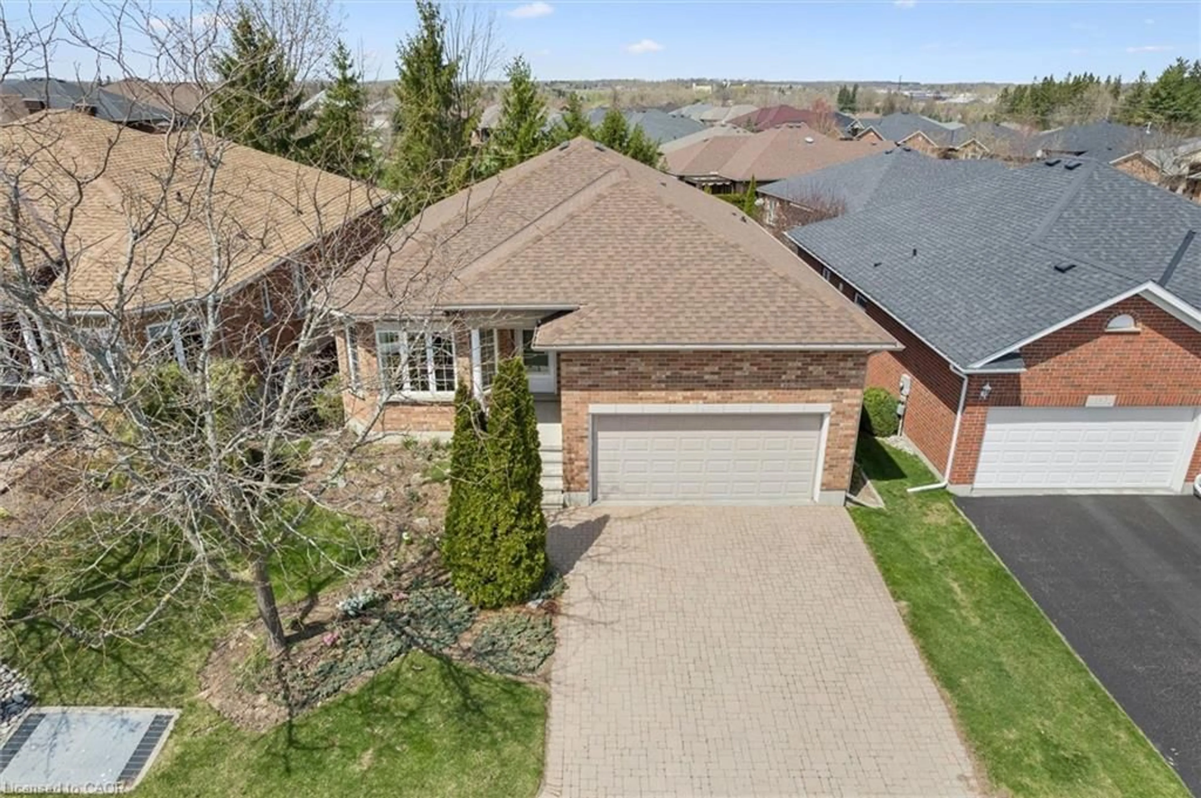 A pic from outside/outdoor area/front of a property/back of a property/a pic from drone, street for 149 Devonshire Dr, New Hamburg Ontario N3A 4L7