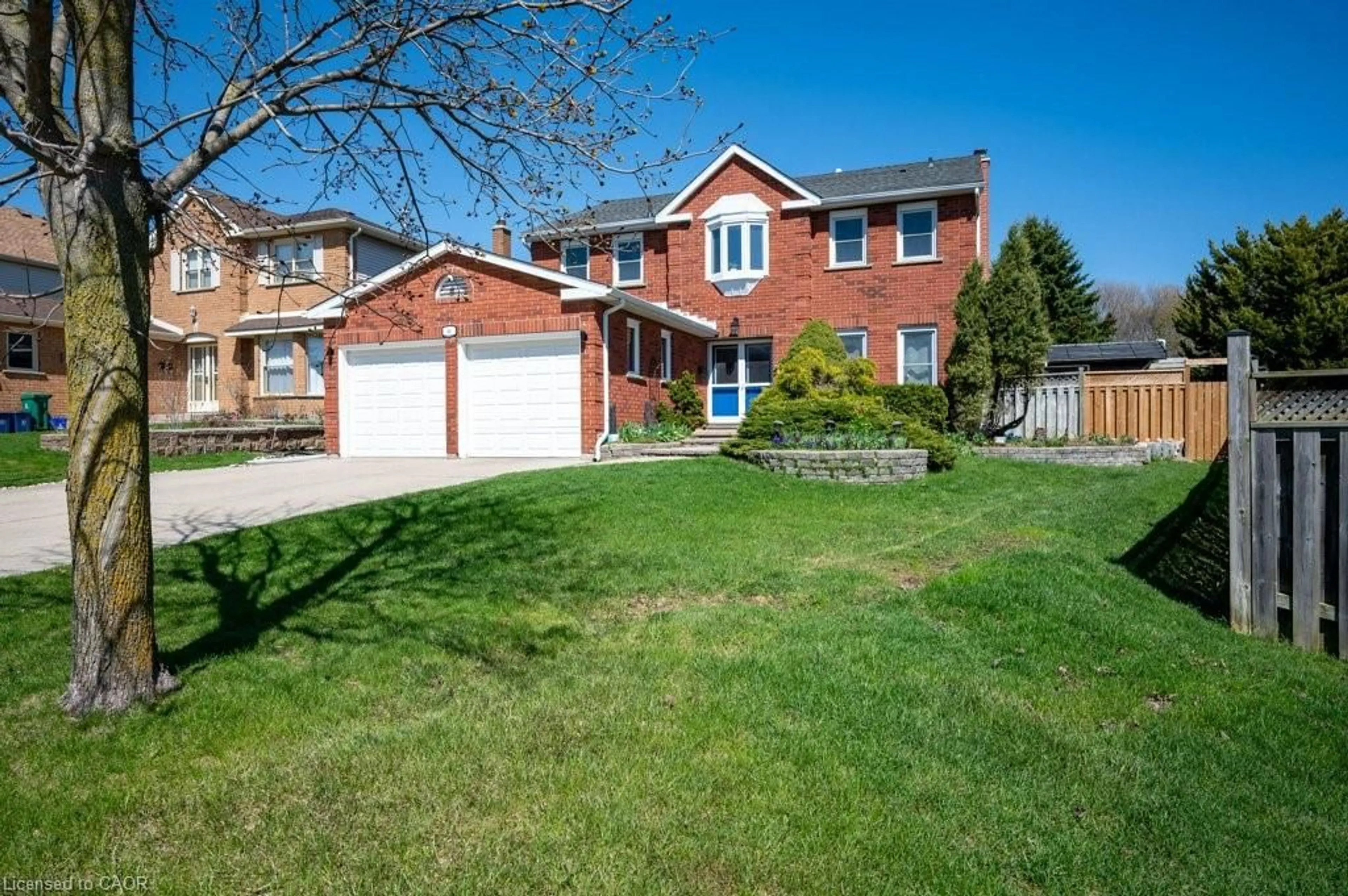 Home with brick exterior material, street for 44 Lorilee Cres, Kitchener Ontario N2N 2J3