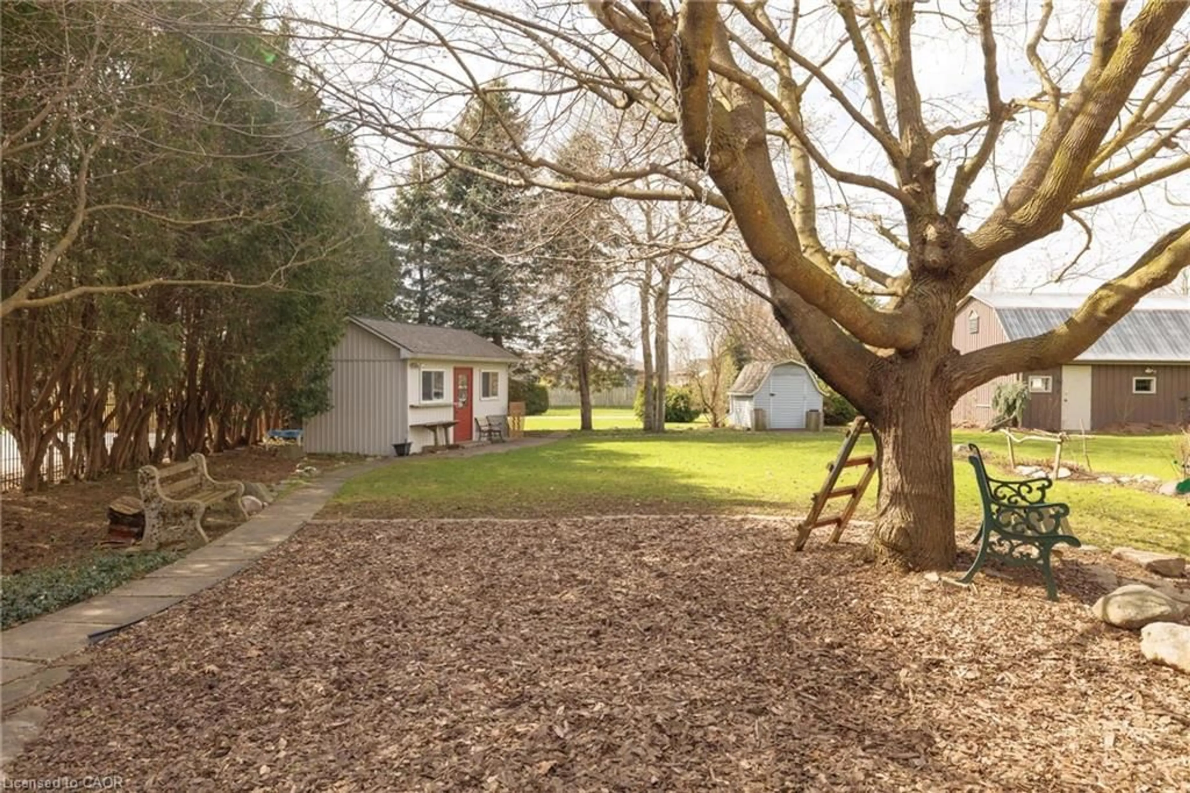 A pic from outside/outdoor area/front of a property/back of a property/a pic from drone, street for 465 Boyne Ave, Listowel Ontario N4W 3K5