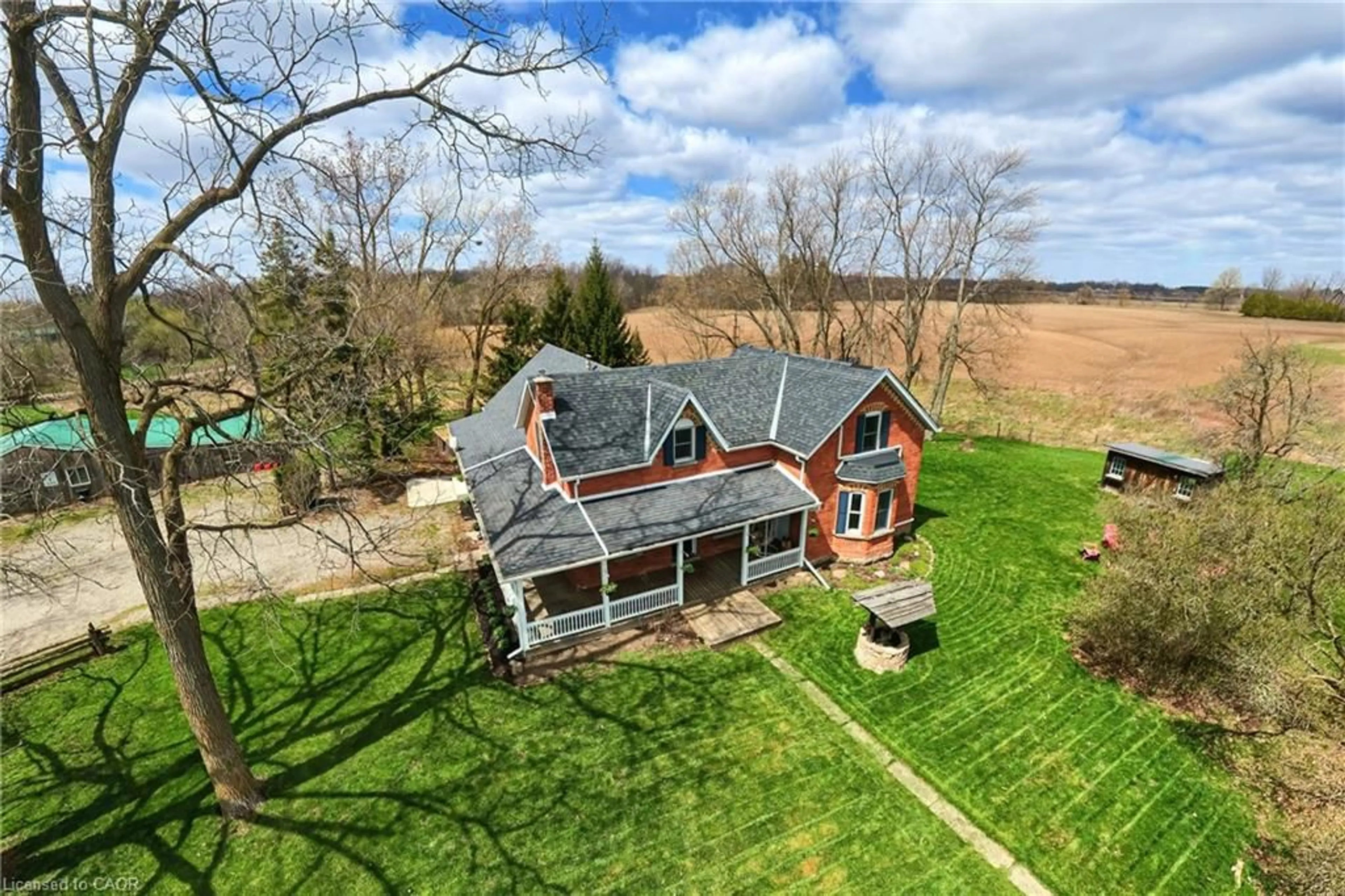 A pic from outside/outdoor area/front of a property/back of a property/a pic from drone, unknown for 1292 Glancaster Rd, Ancaster Ontario L9G 3L1