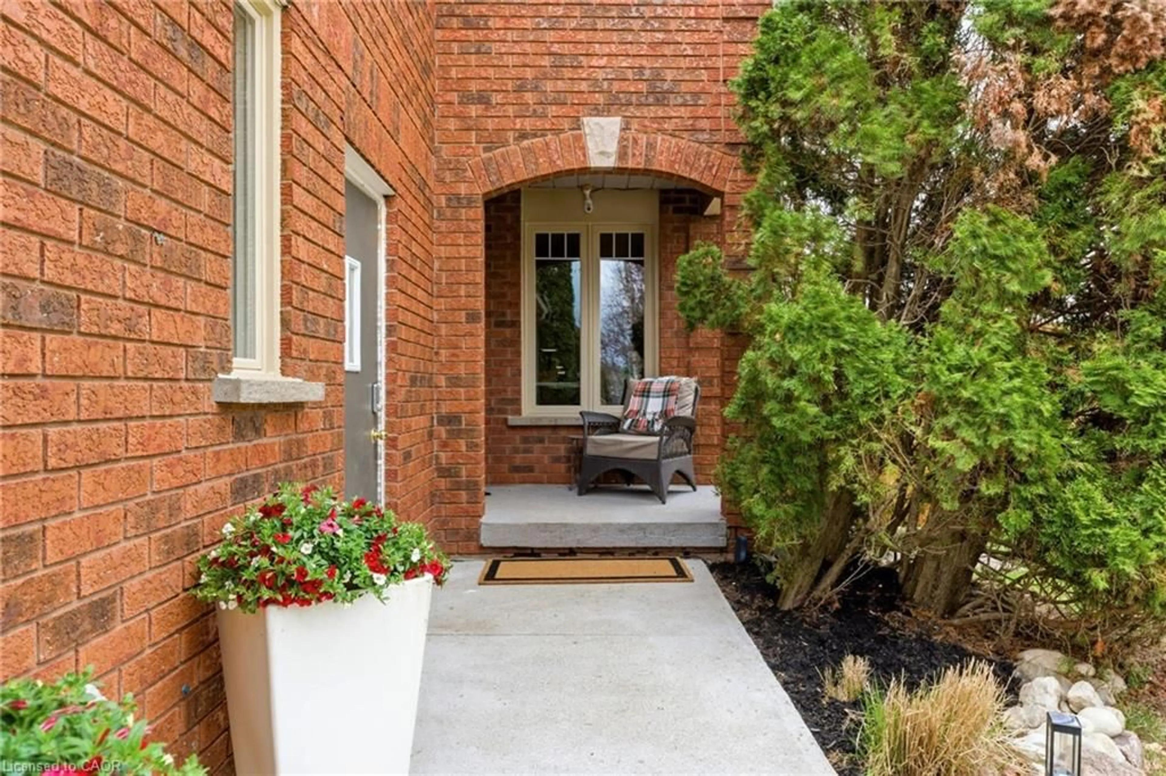 Unknown for 31 Wakefield Lane, Waterdown Ontario L8B 0M7