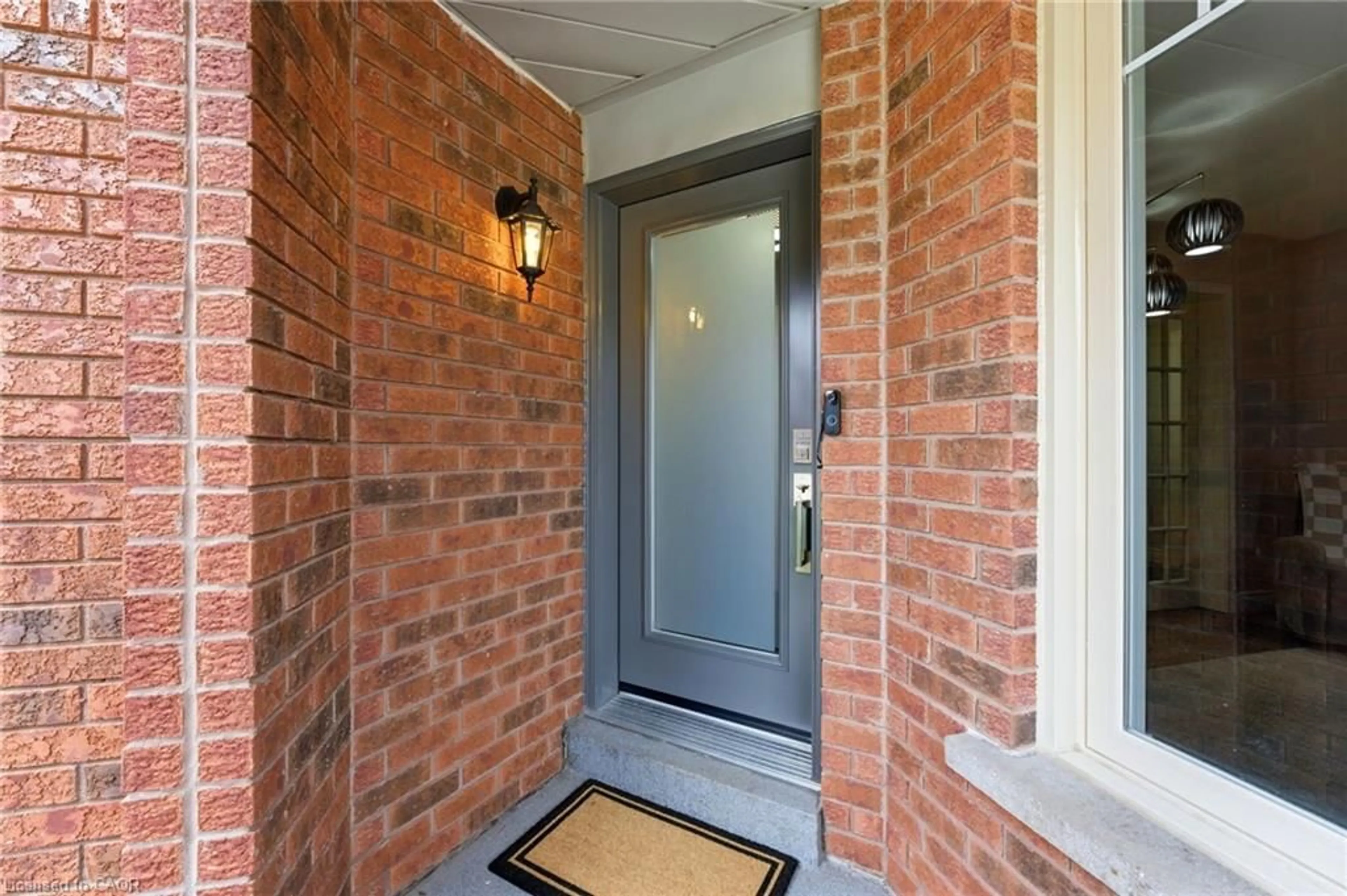 Unknown for 31 Wakefield Lane, Waterdown Ontario L8B 0M7