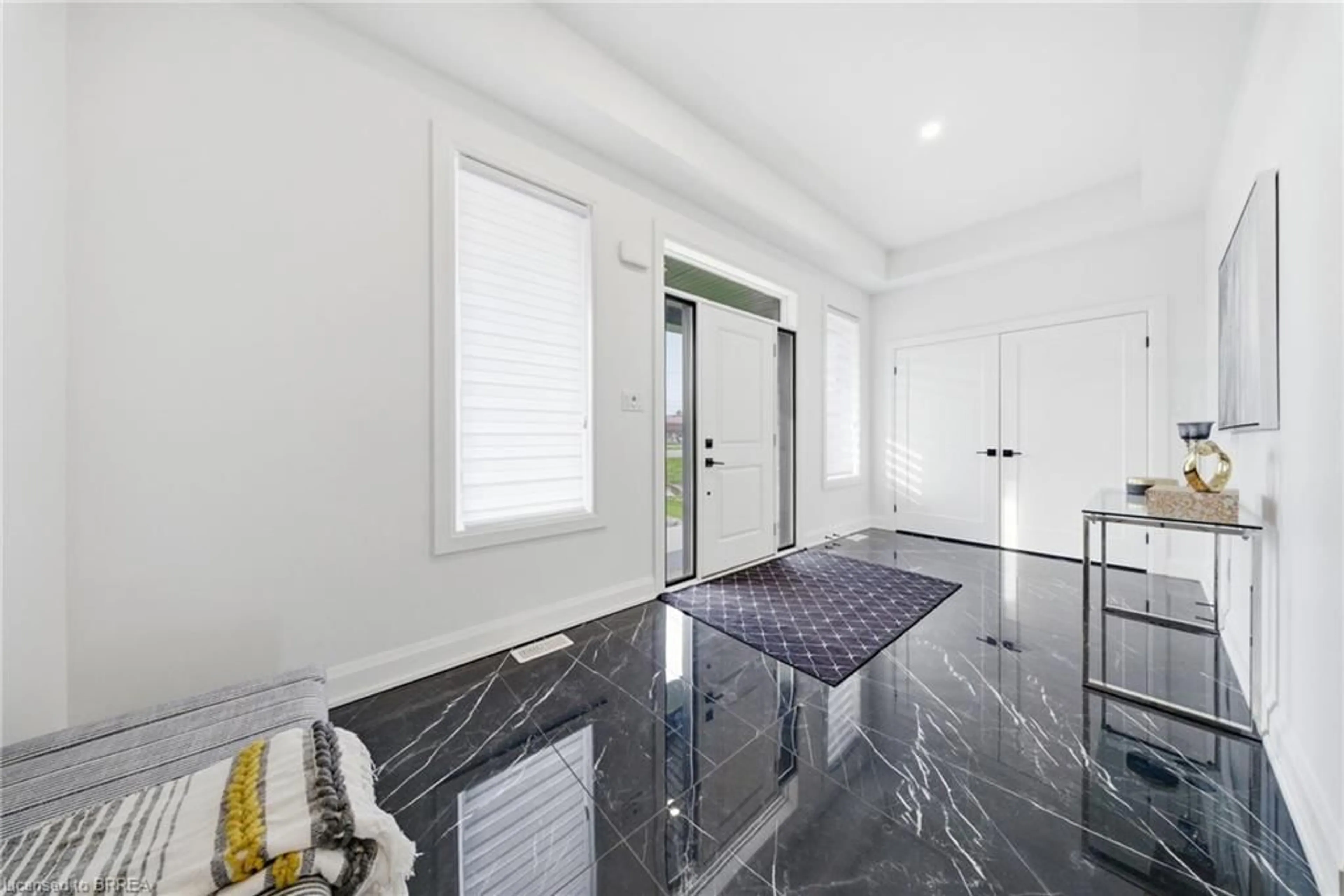 Indoor entryway for 422 Mount Pleasant Rd, Mount Pleasant Ontario N3T 5L5