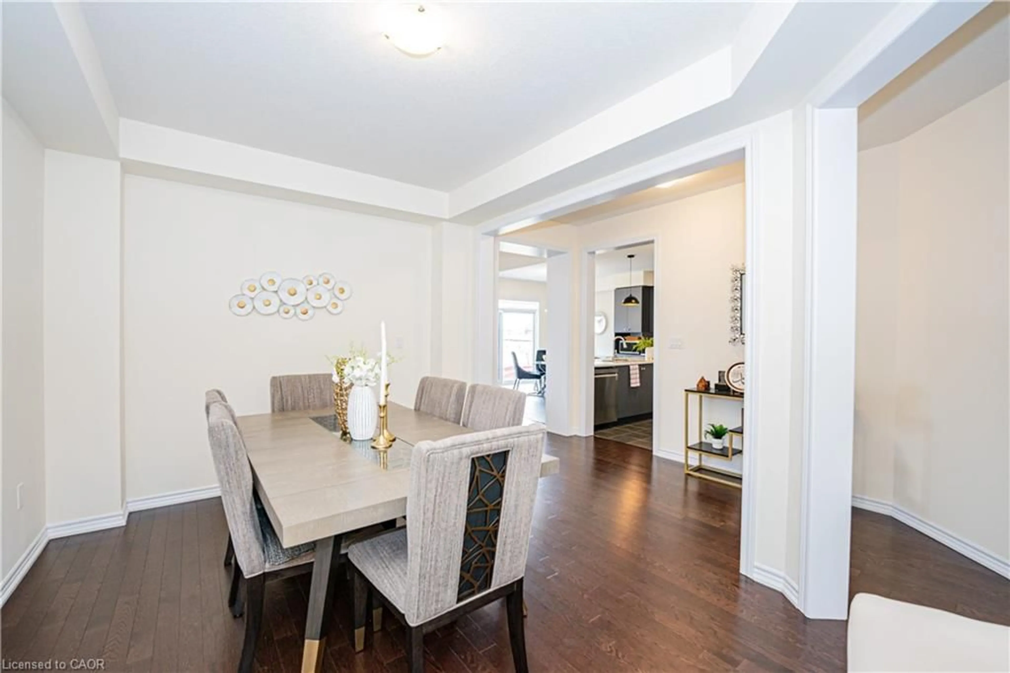 Dining room, wood/laminate floor for 22 Oaktree Dr, Caledonia Ontario N3W 0E6