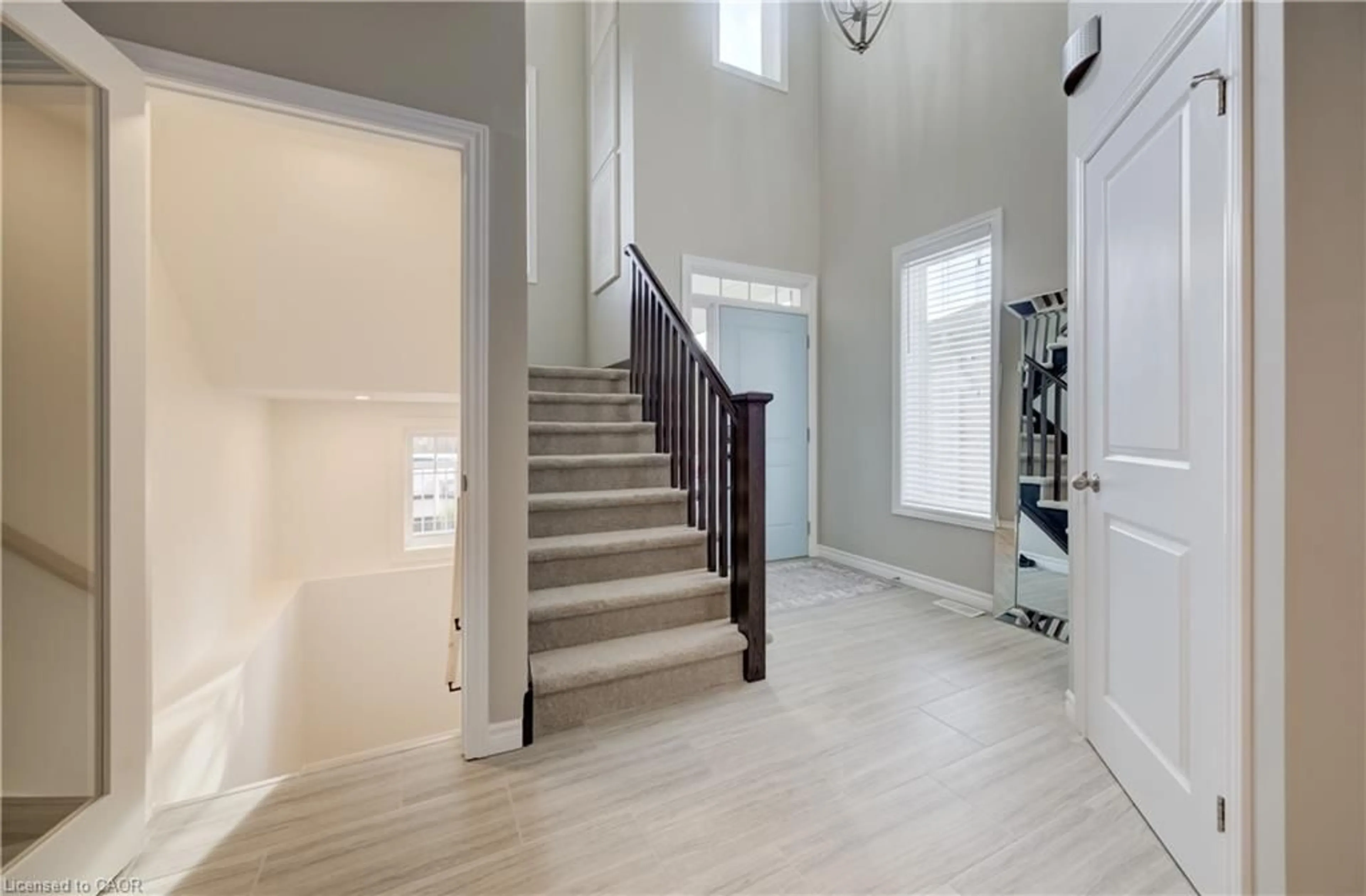 Indoor entryway for 69 Theodore Schuler Blvd, New Hamburg Ontario N3A 0B9