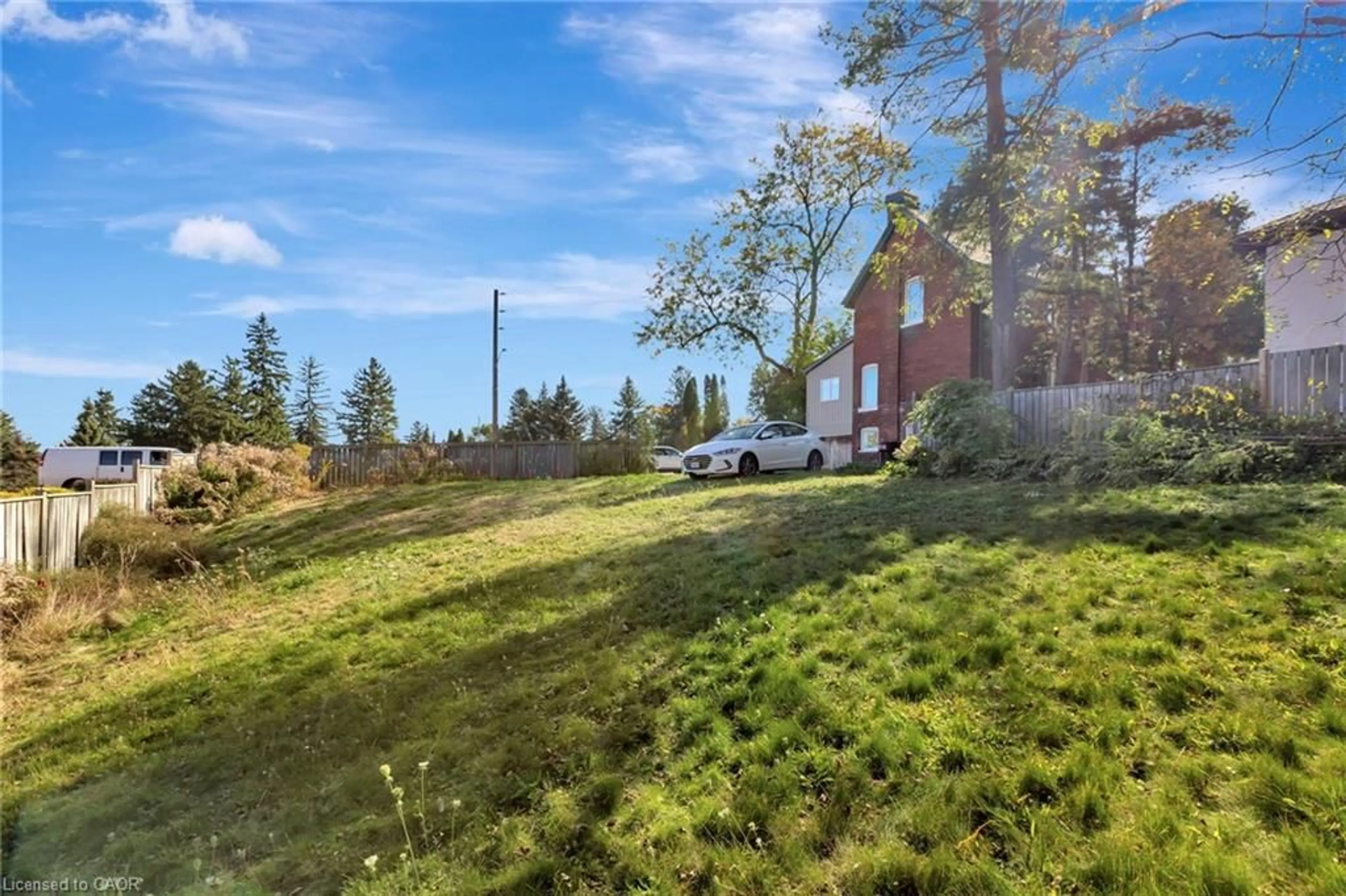 A pic from outside/outdoor area/front of a property/back of a property/a pic from drone, unknown for 1 Terrace Hill St, Brantford Ontario N3R 1E8