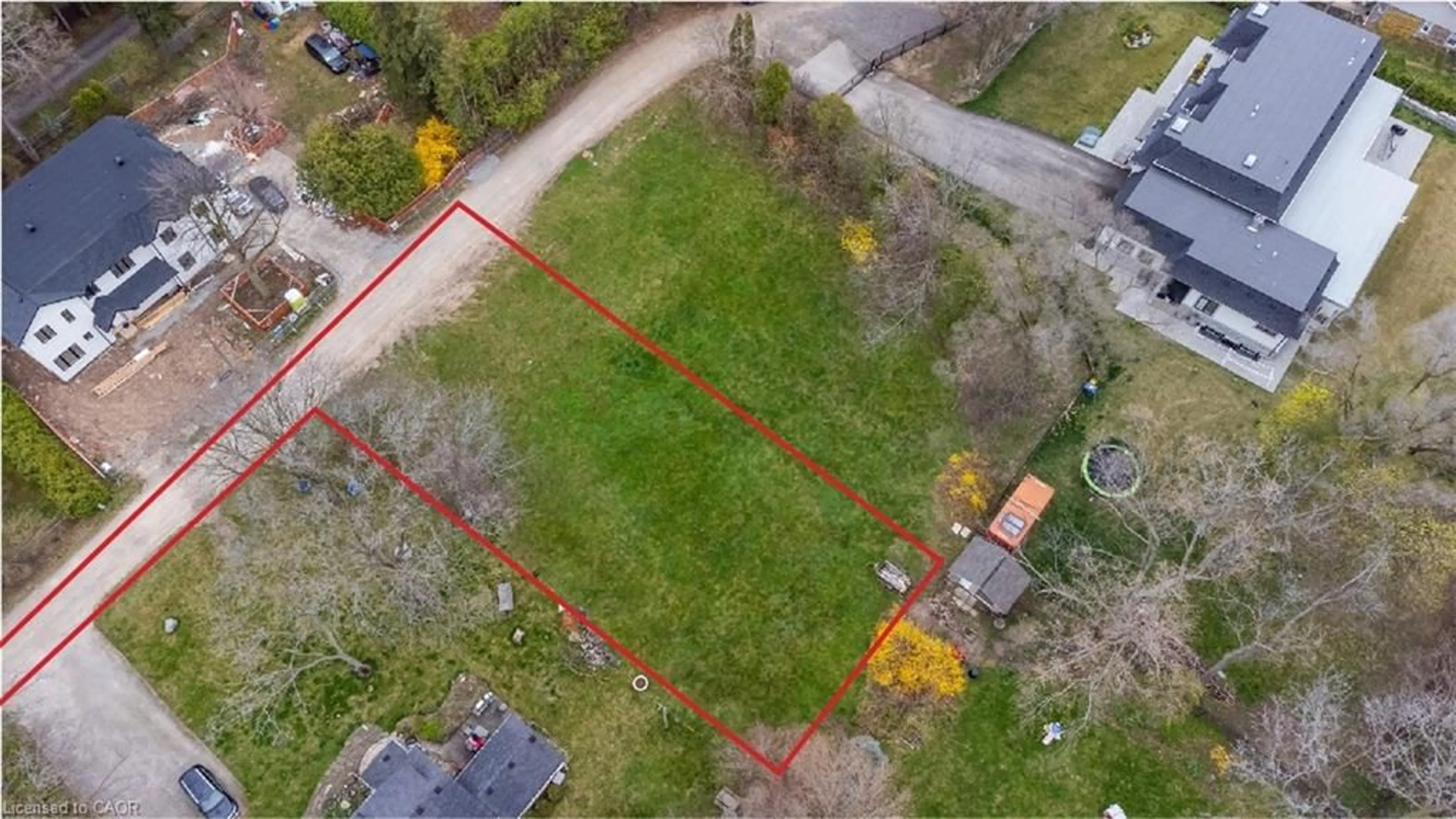 A pic from outside/outdoor area/front of a property/back of a property/a pic from drone, street for 1066 Sixth Line, Oakville Ontario L6H 1W5