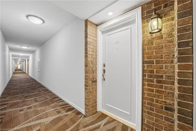 308 Lisa St #308, Brampton 4