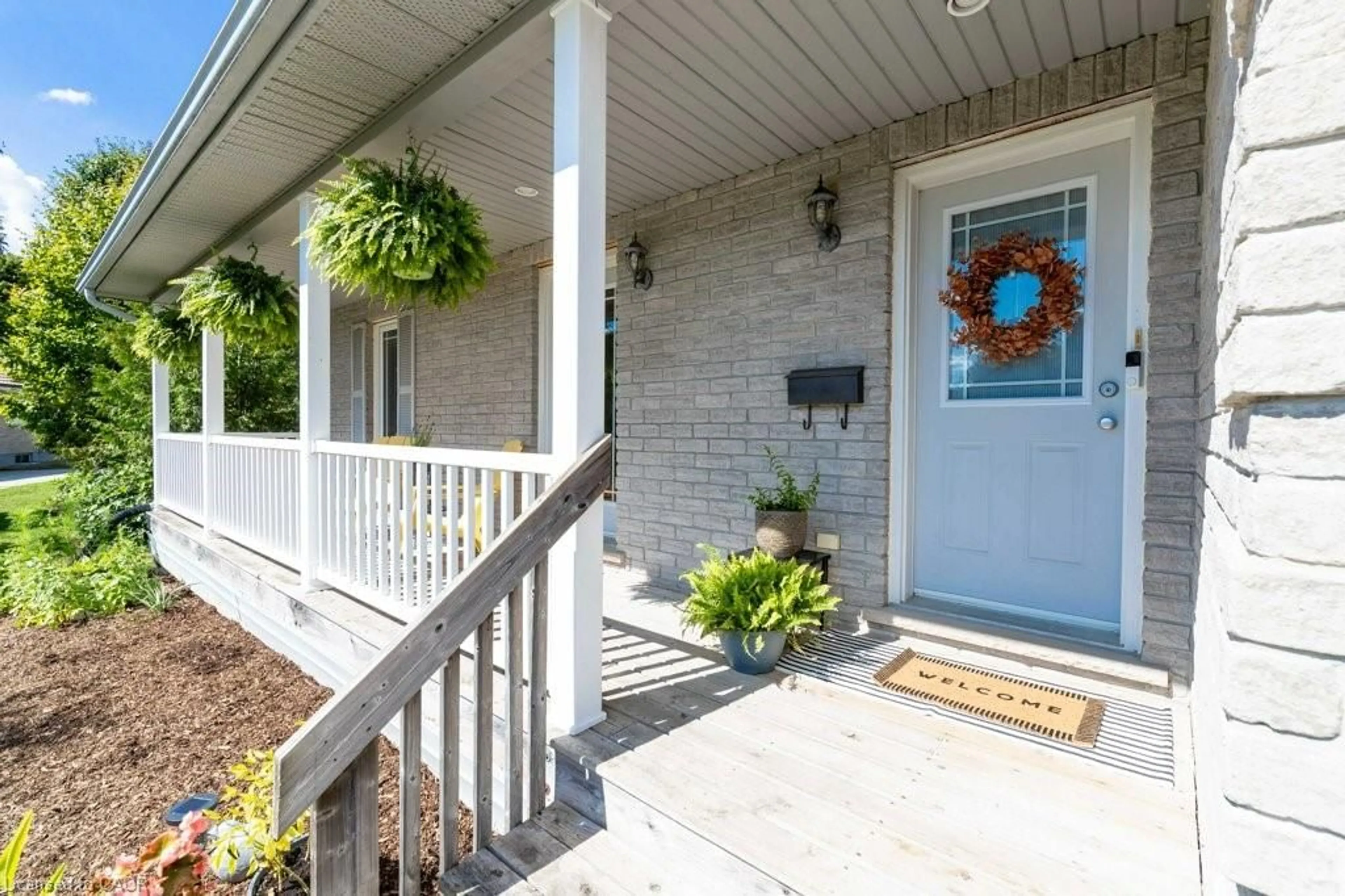 Indoor entryway for 395 Bell St, Palmerston Ontario N0G 2P0