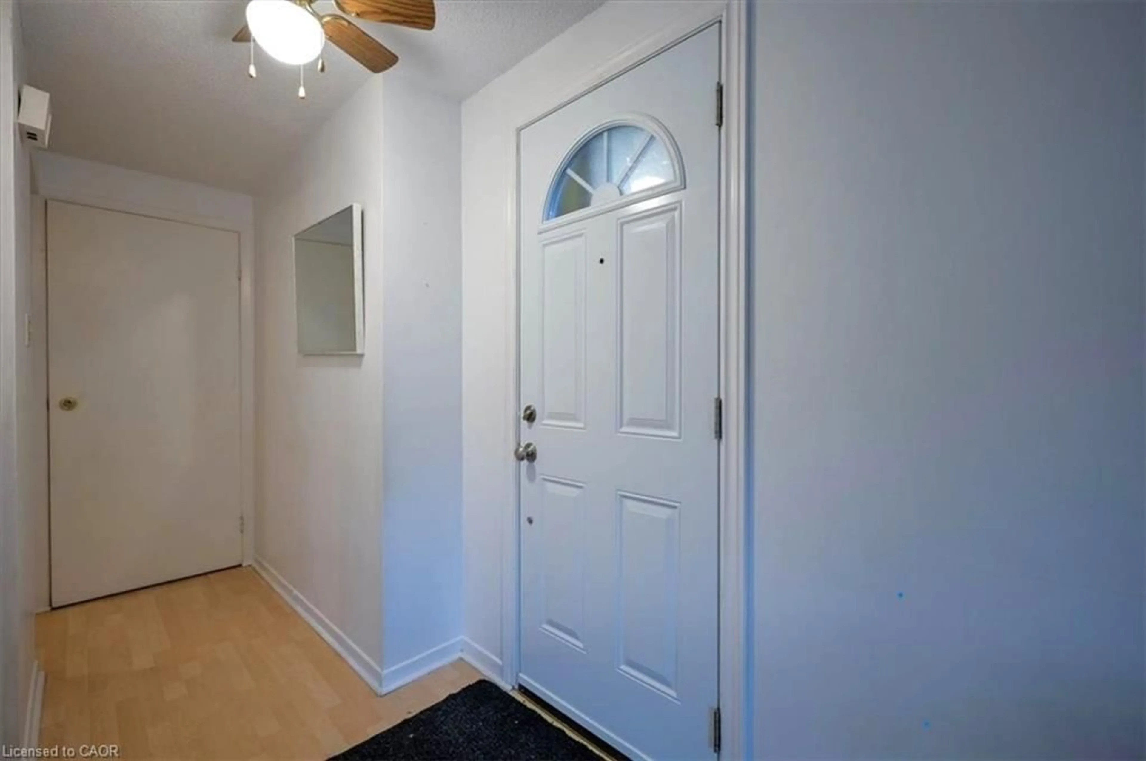 Indoor entryway for 169 Elm Ridge Dr #25, Kitchener Ontario N2N 1L7