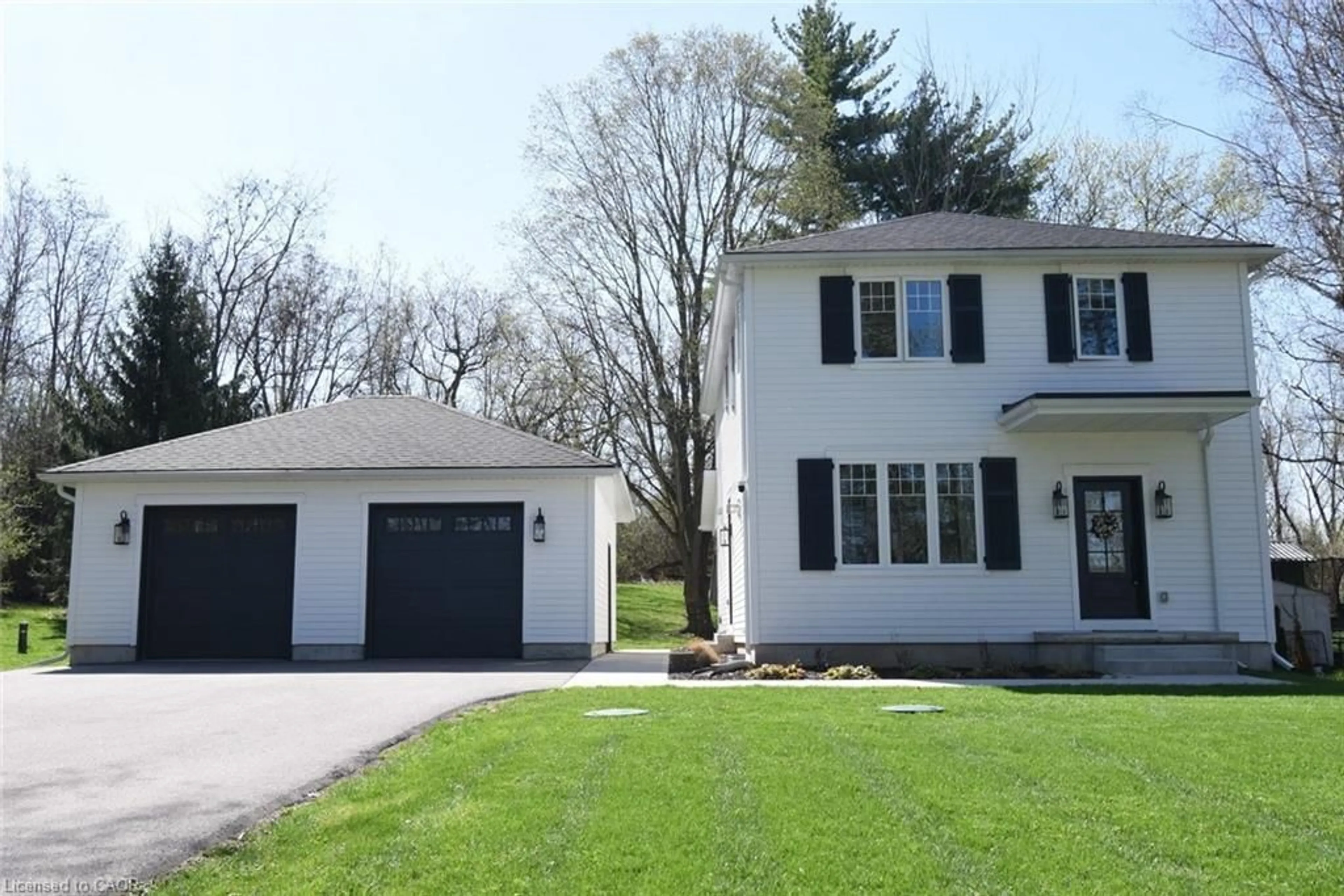 Home with vinyl exterior material, street for 163 Willow St, Paris Ontario N3L 3E2