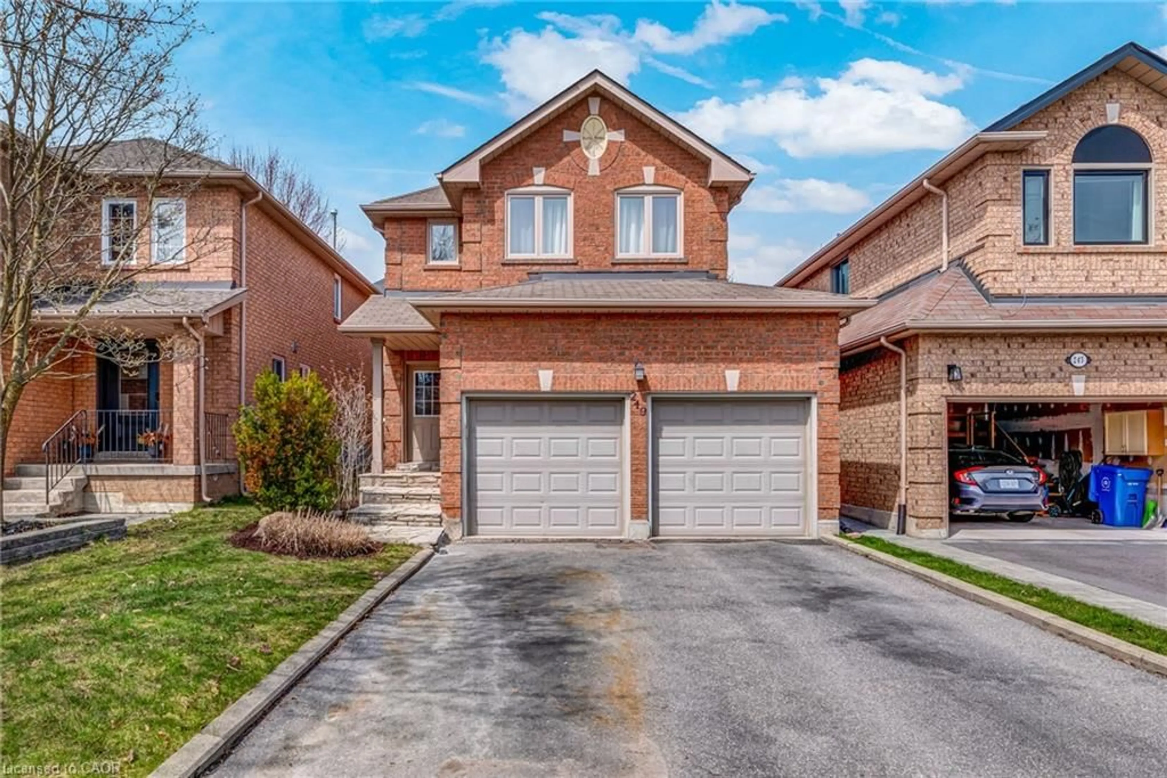Home with brick exterior material, street for 249 Rushbrook Dr, Newmarket Ontario L3X 2K2