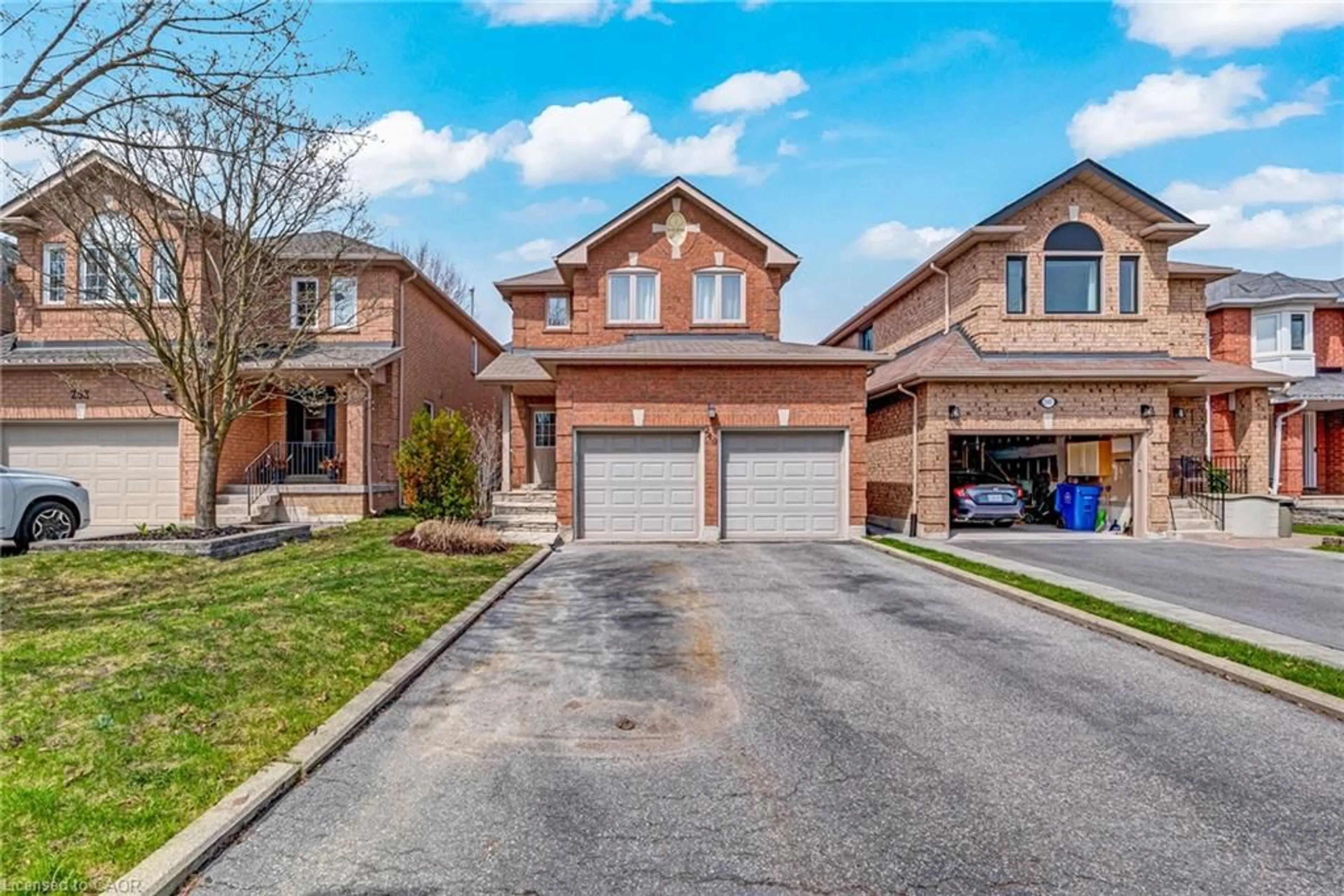 Home with brick exterior material, street for 249 Rushbrook Dr, Newmarket Ontario L3X 2K2