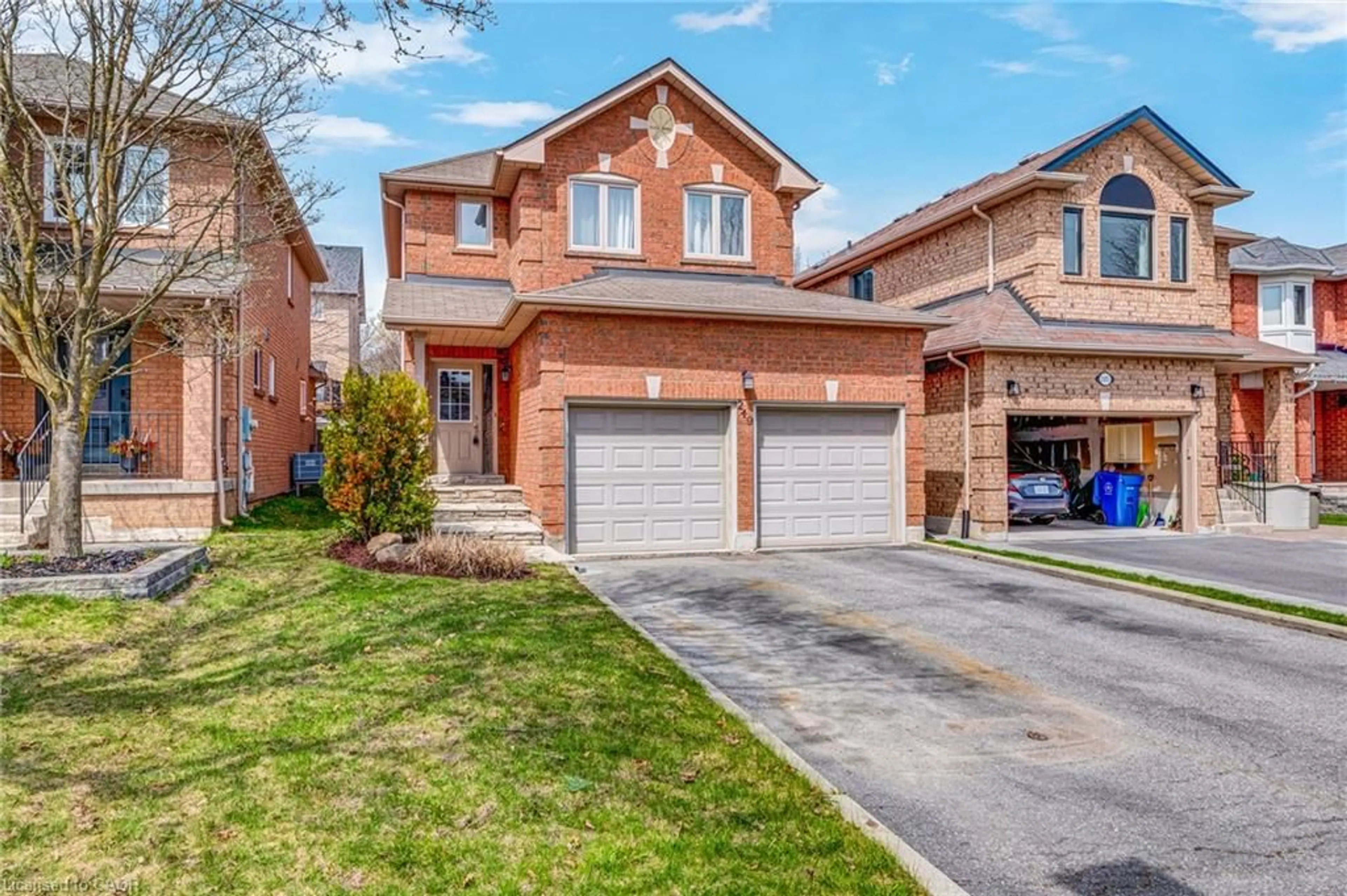Home with brick exterior material, street for 249 Rushbrook Dr, Newmarket Ontario L3X 2K2