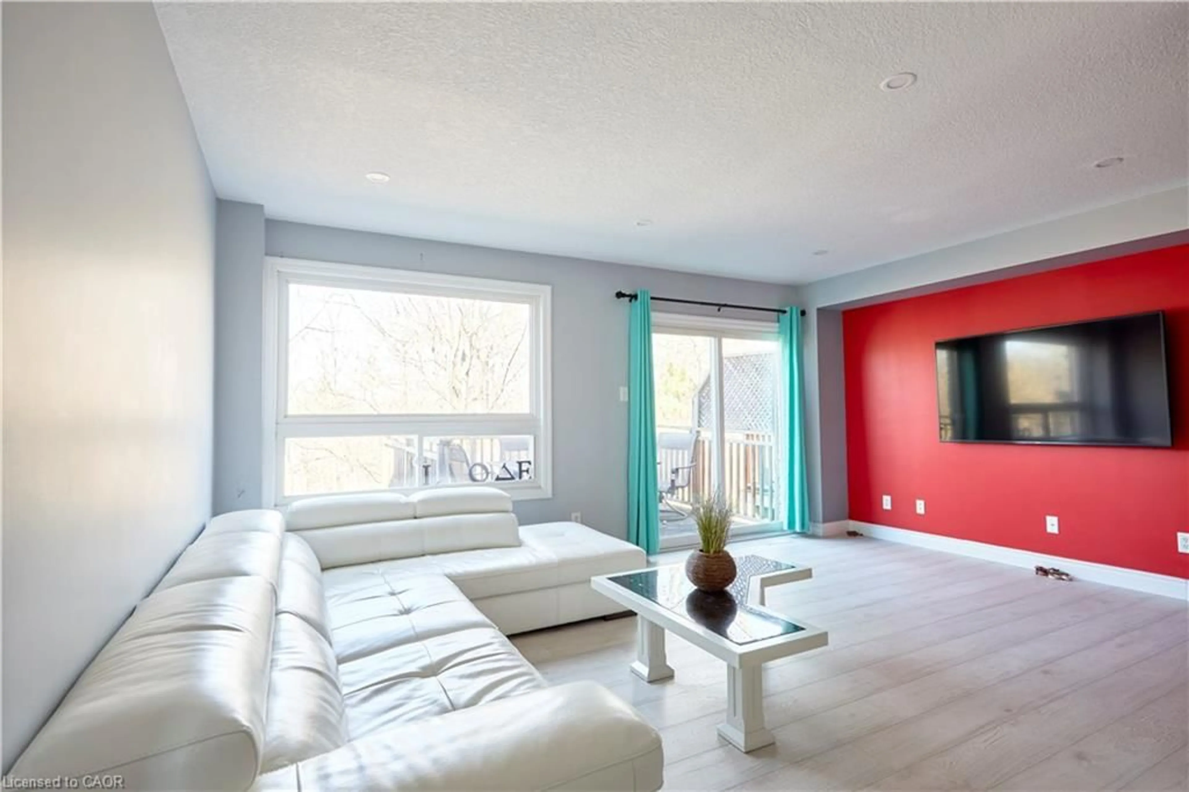 Living room with furniture, unknown for 105 Pinnacle Dr #9, Kitchener Ontario N2P 1B8