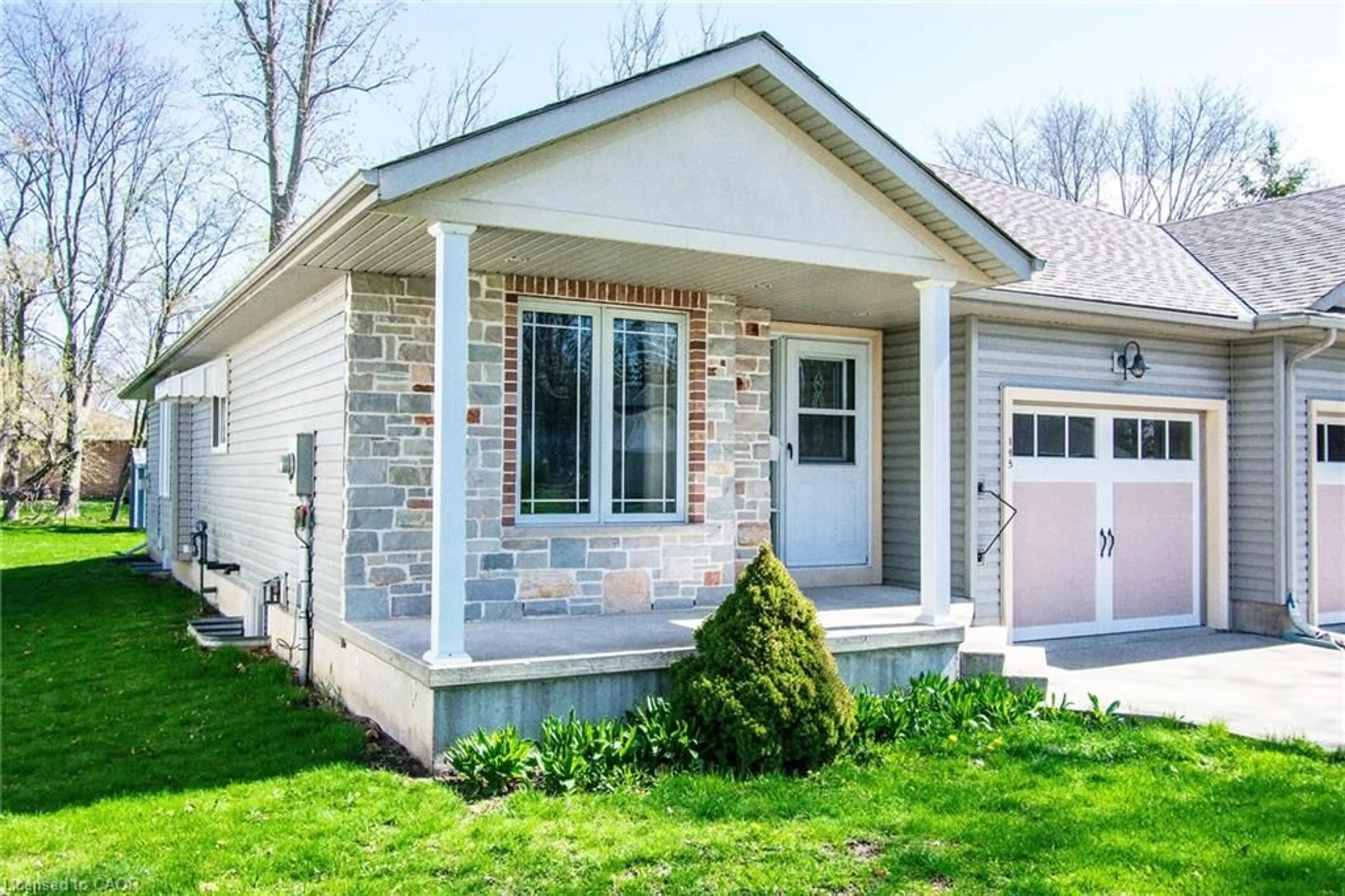 Home with vinyl exterior material, street for 145 Fairview Ave, Dunnville Ontario N1A 1B2