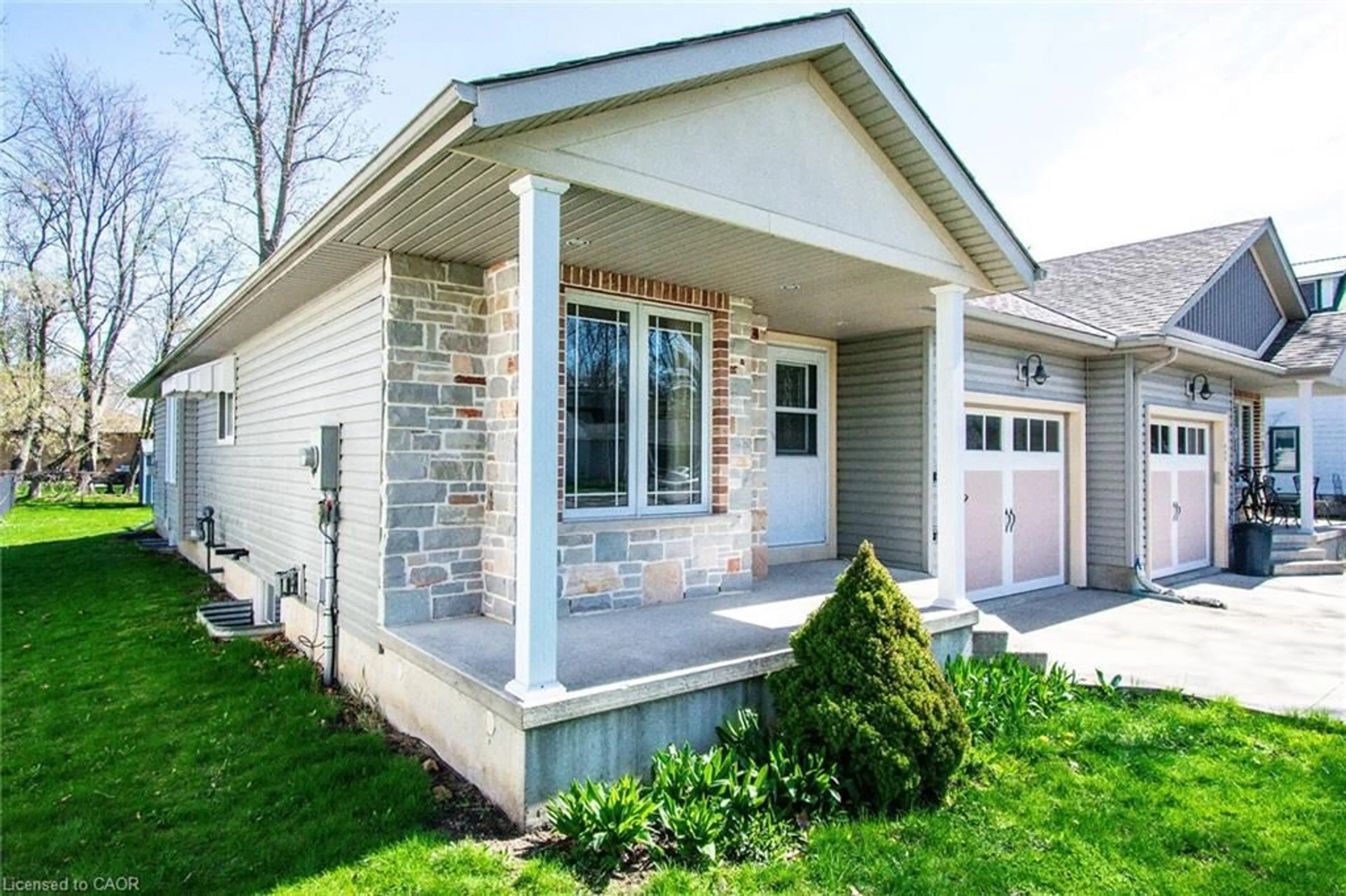 Home with brick exterior material, street for 145 Fairview Ave, Dunnville Ontario N1A 1B2