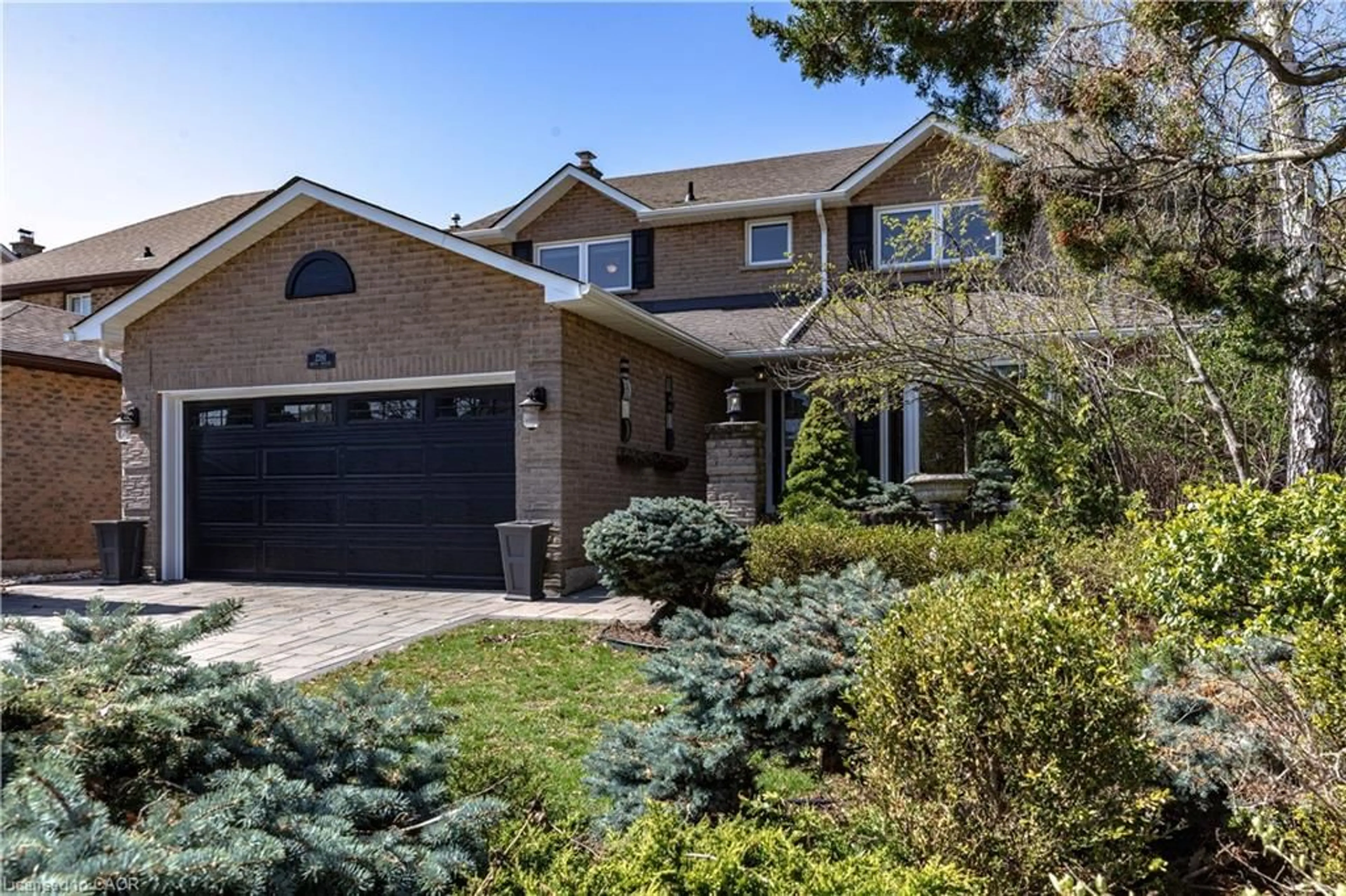 Home with brick exterior material, street for 2391 Arnold Cres, Burlington Ontario L7F 4J2