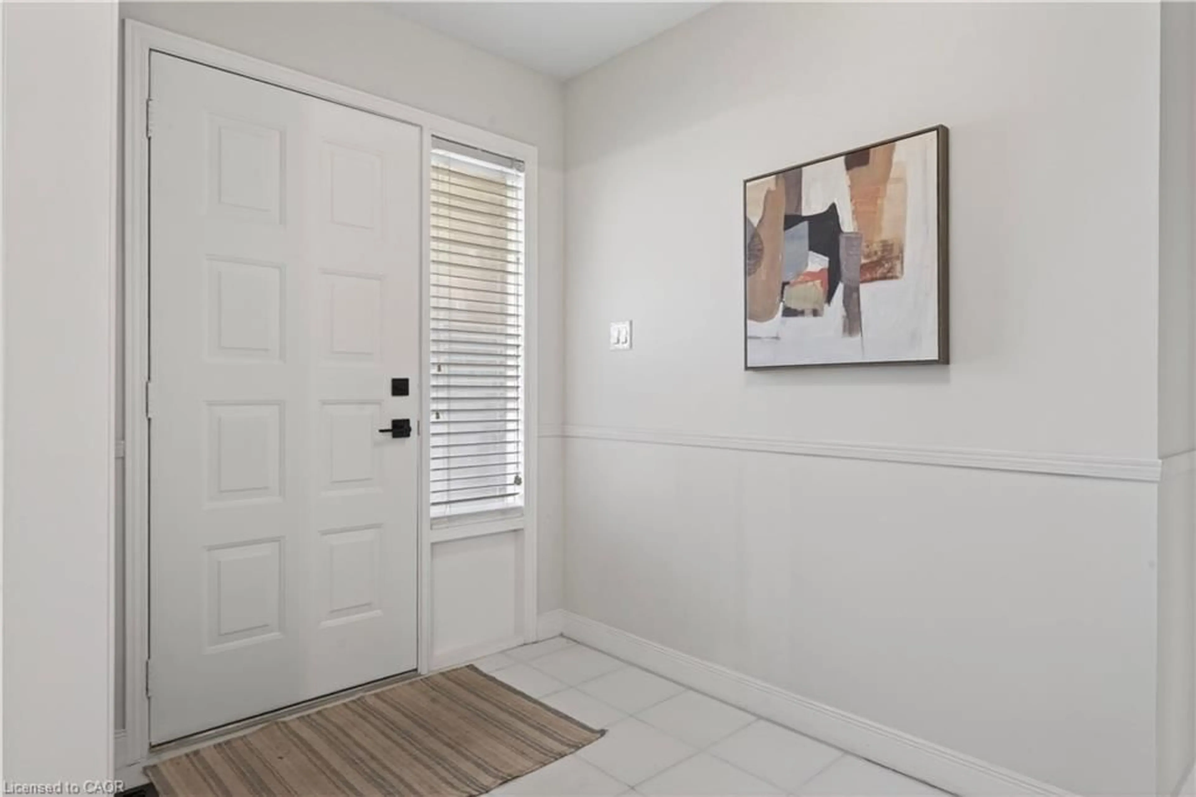 Indoor entryway for 2391 Arnold Cres, Burlington Ontario L7F 4J2