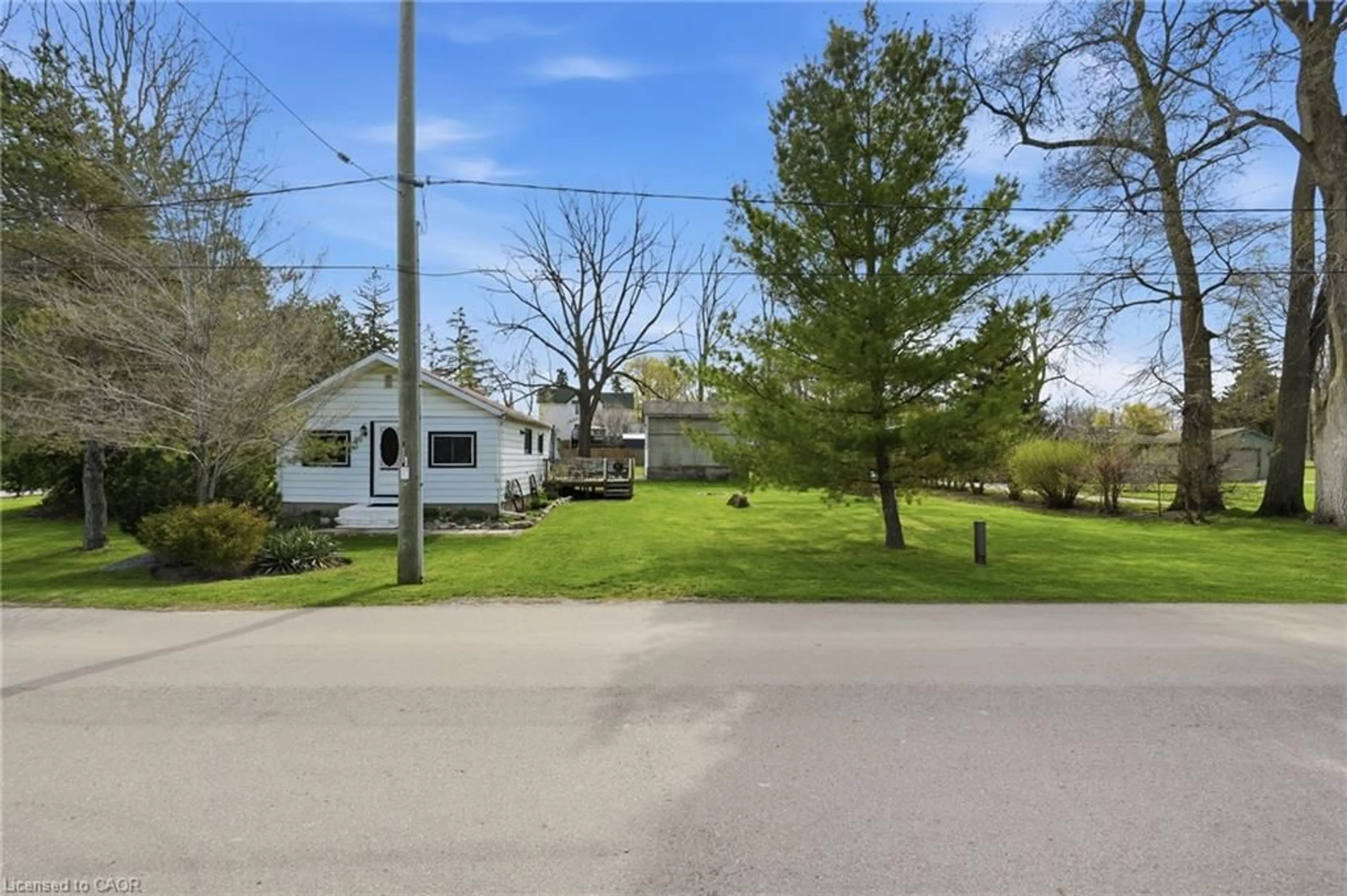 A pic from outside/outdoor area/front of a property/back of a property/a pic from drone, street for 12 Ouse St, Cayuga Ontario N0A 1E0