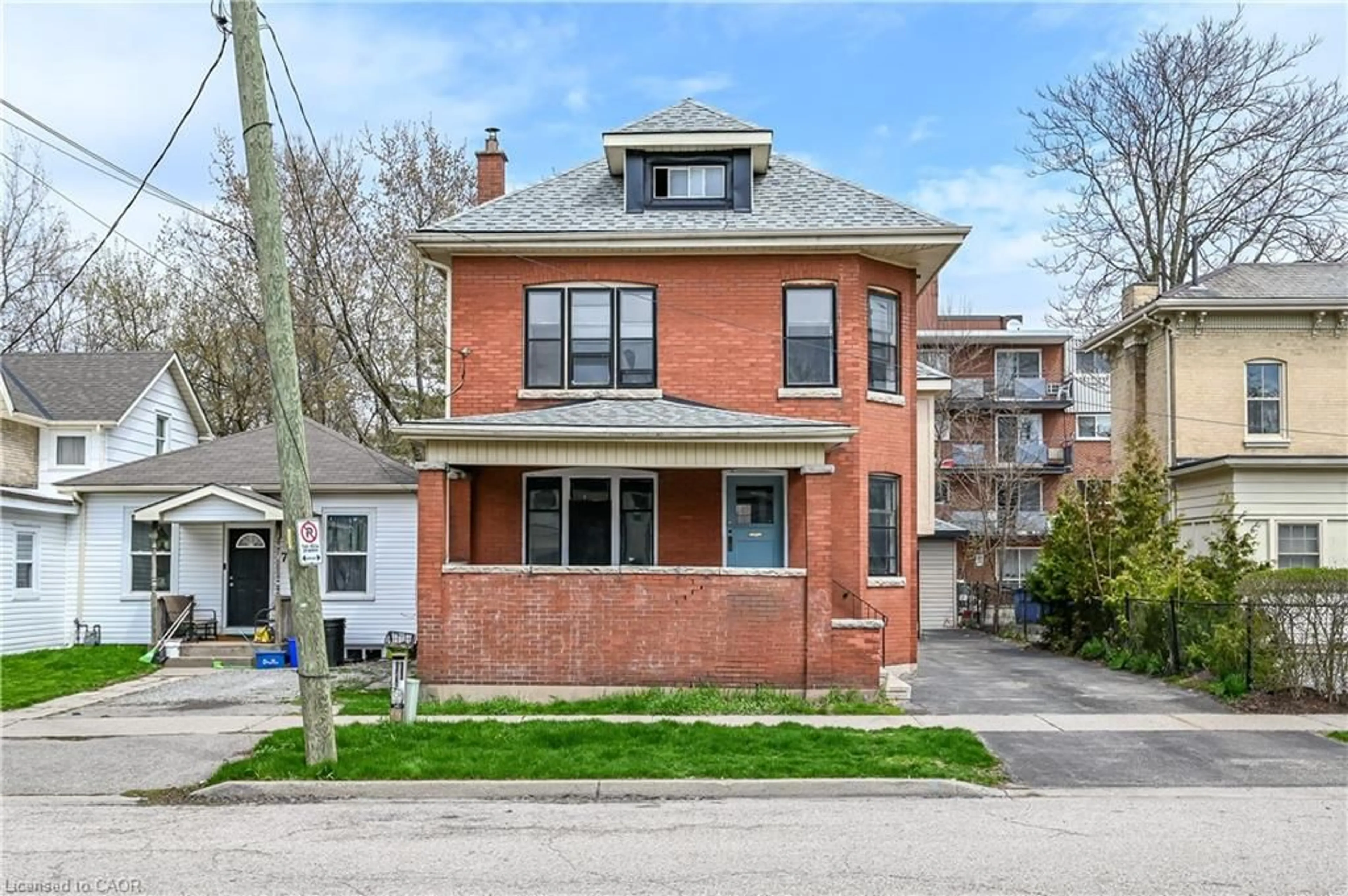 Home with brick exterior material, street for 5 Fleet St, Brantford Ontario N3T 3S8