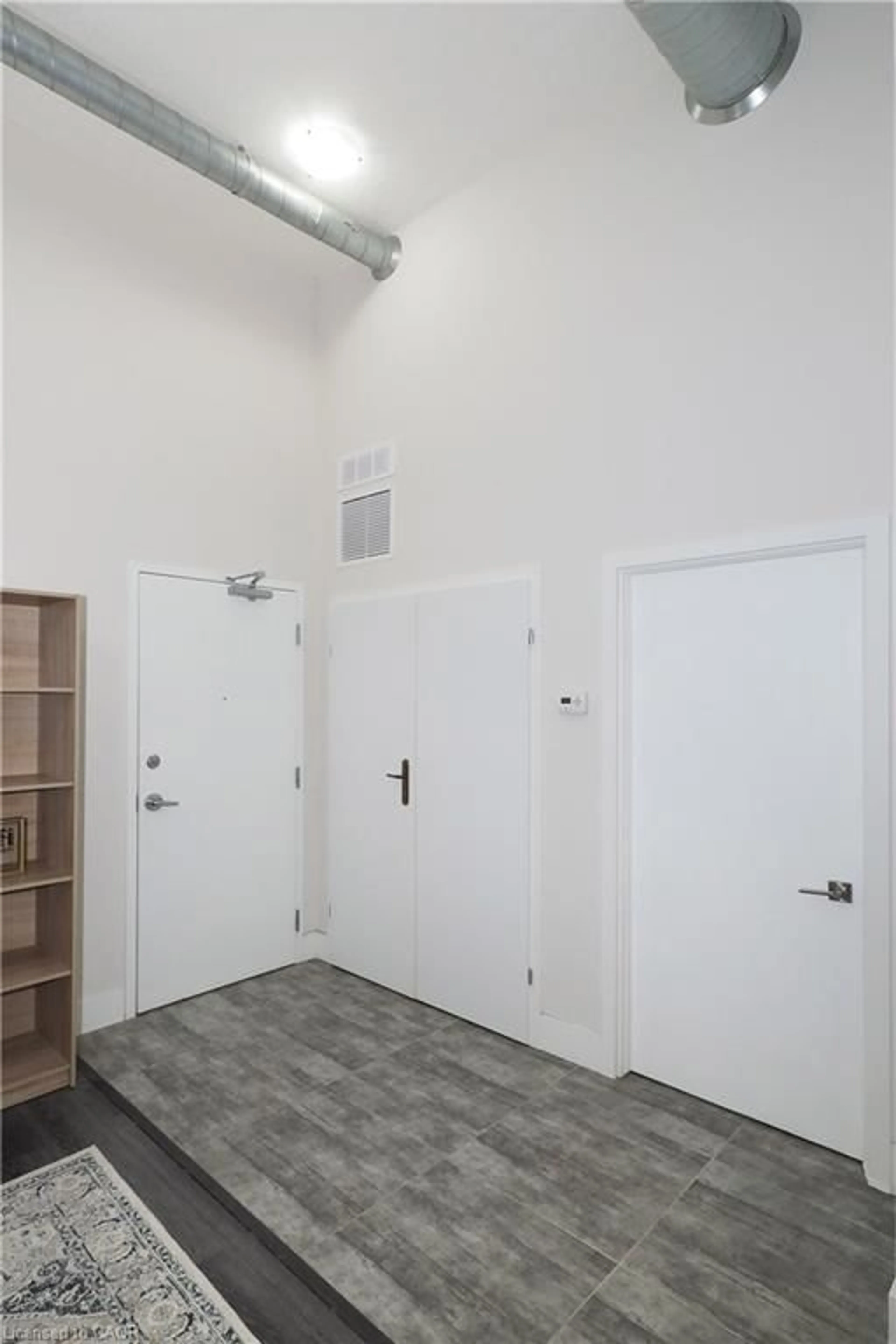 Indoor foyer for 253 Albert St #103, Waterloo Ontario N2L 0G3