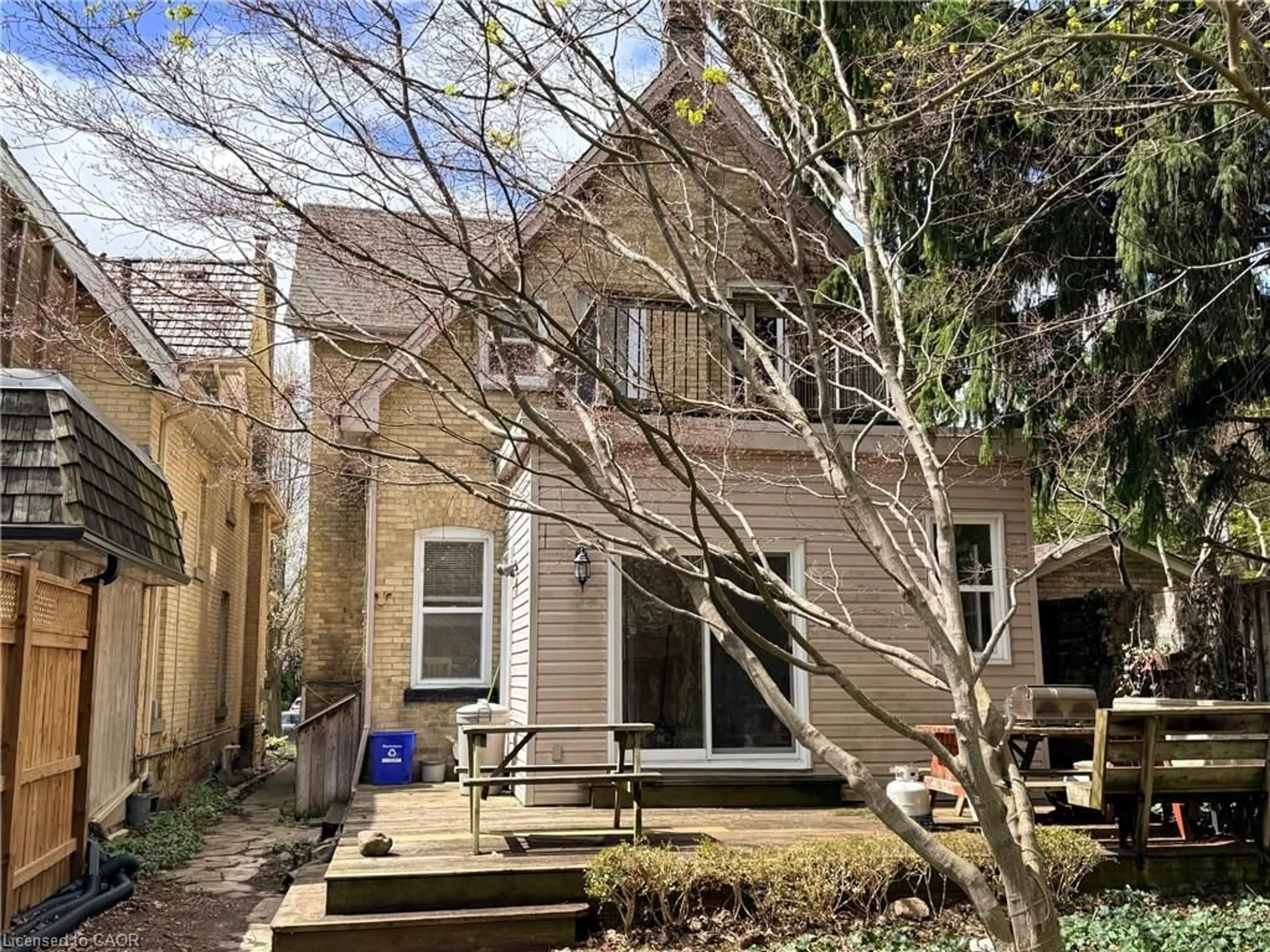Unknown for 802 Waterloo St, London Ontario N6A 3W4