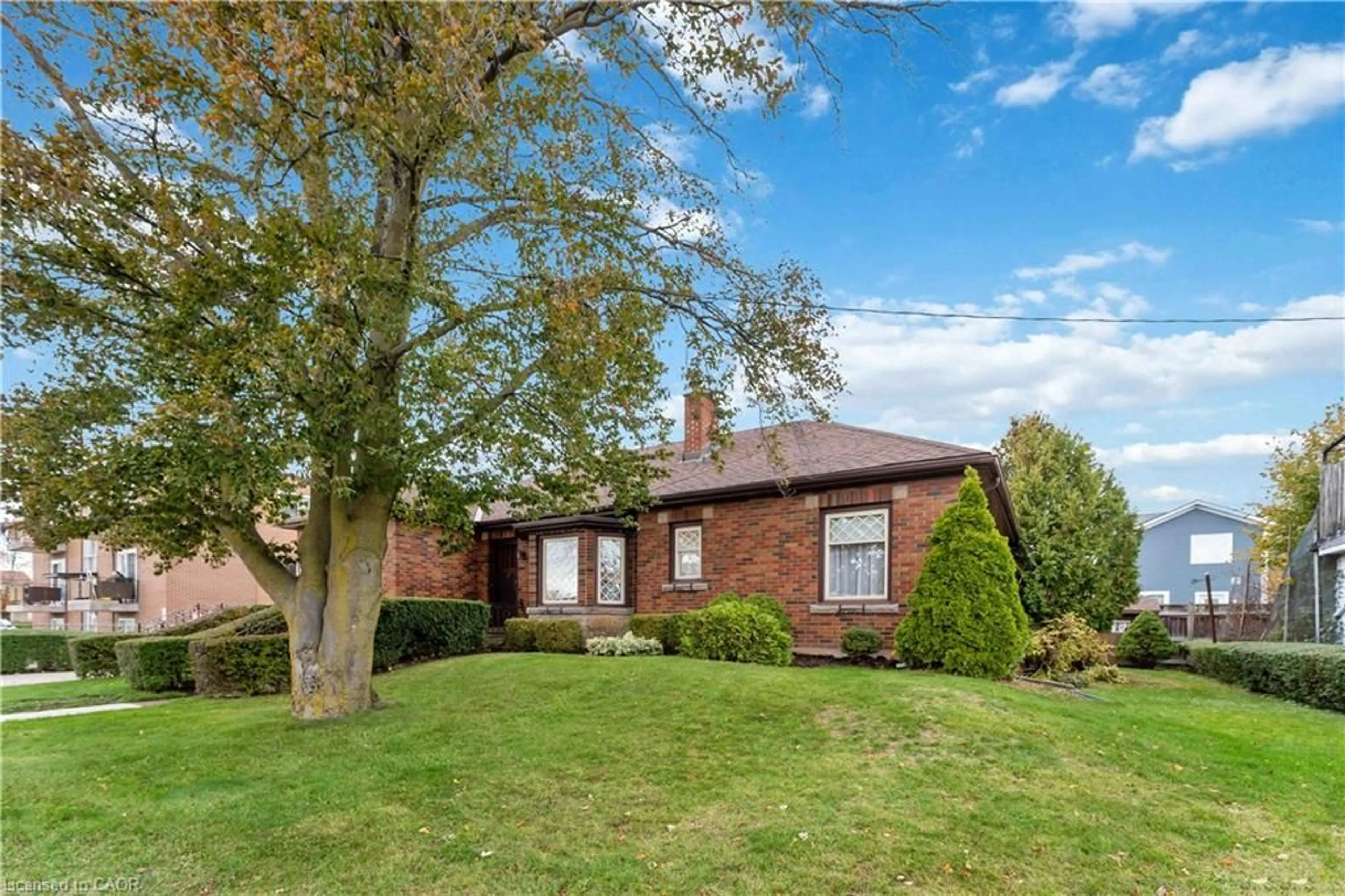 Home with brick exterior material, street for 3835 Main St, Chippawa Ontario L2G 6B4