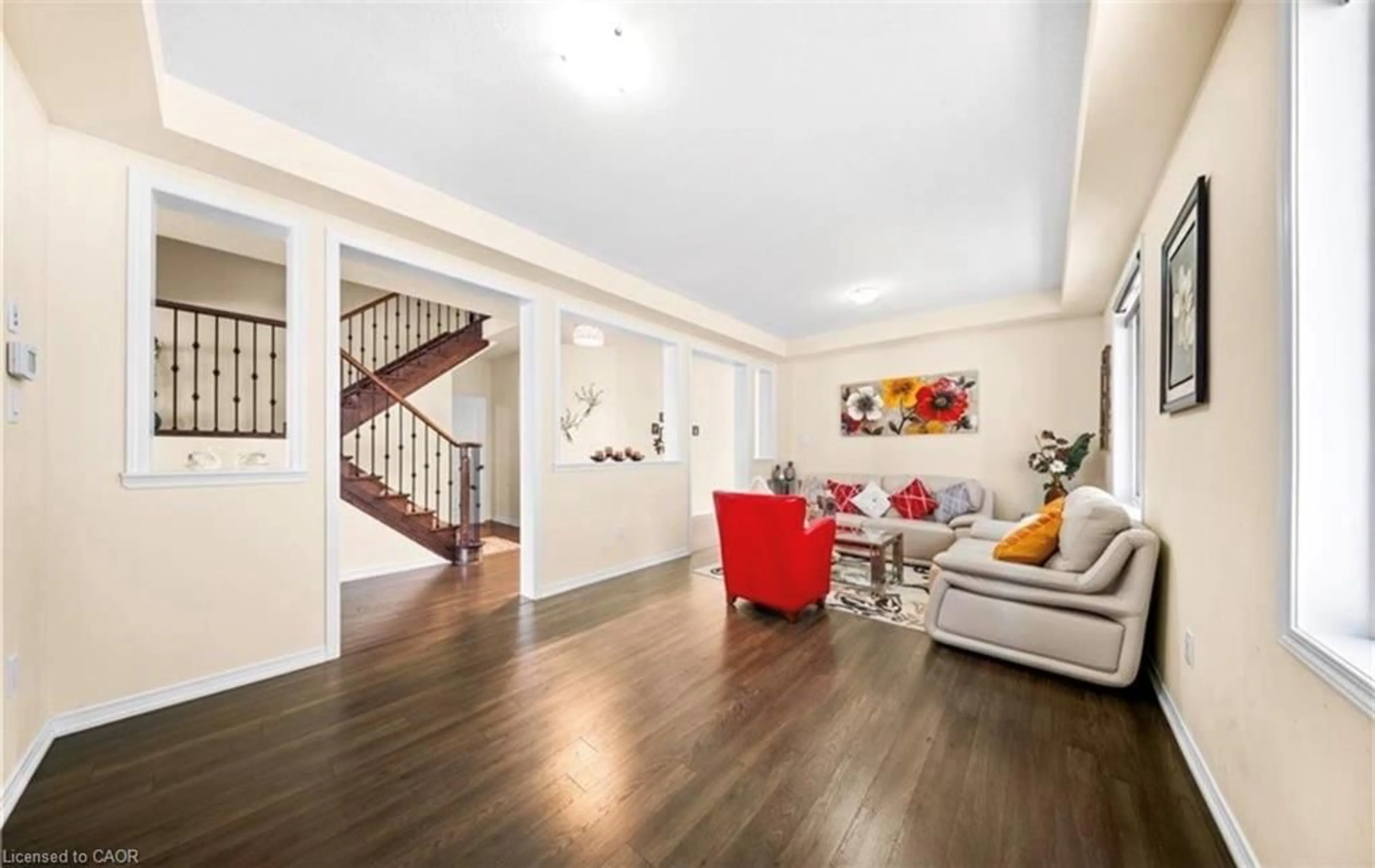 Indoor foyer for 109 Gillespie Dr, Brantford Ontario N3T 0K5