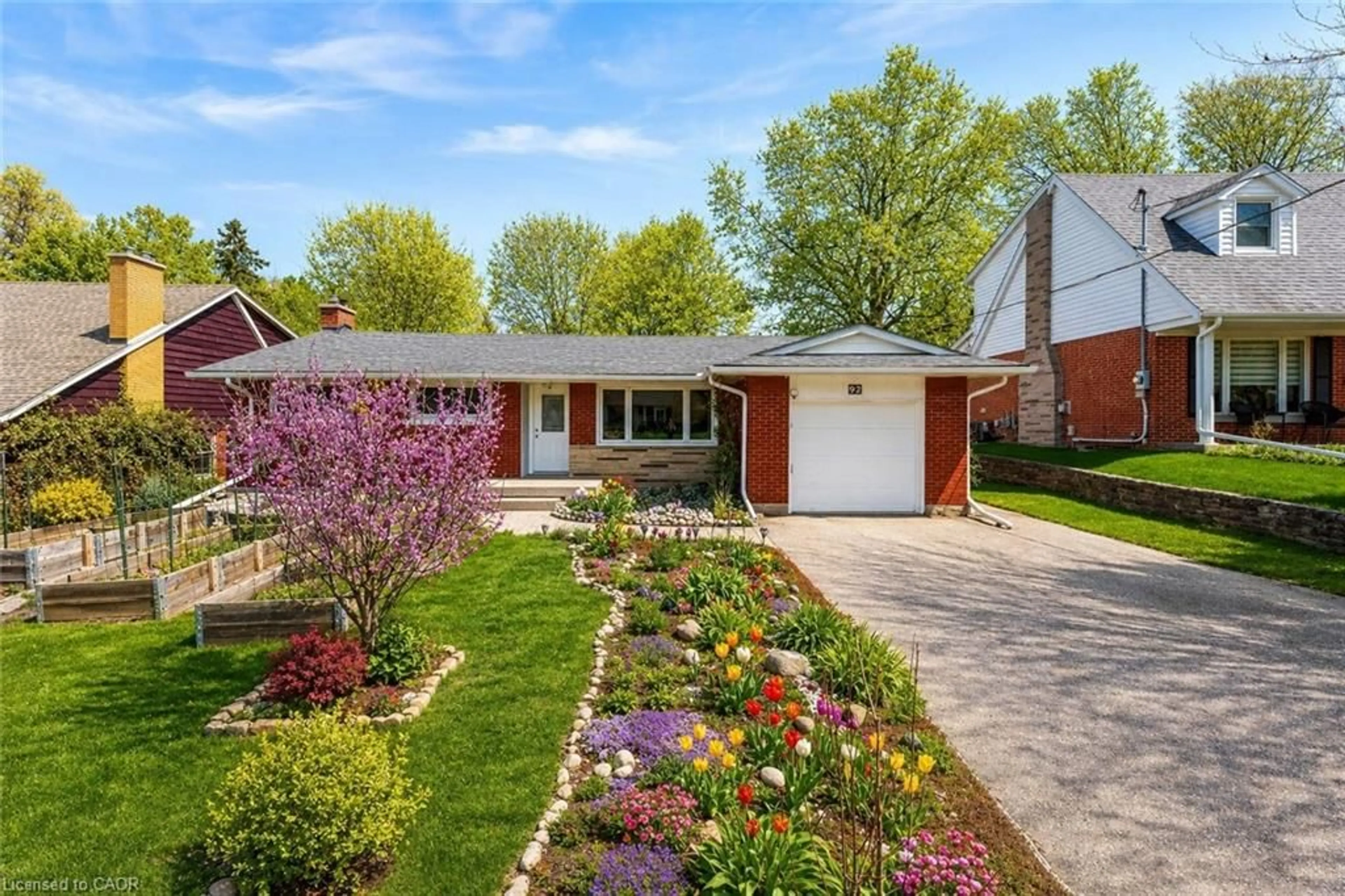 Home with brick exterior material, street for 92 Braeside Ave, Waterloo Ontario N2J 2C6