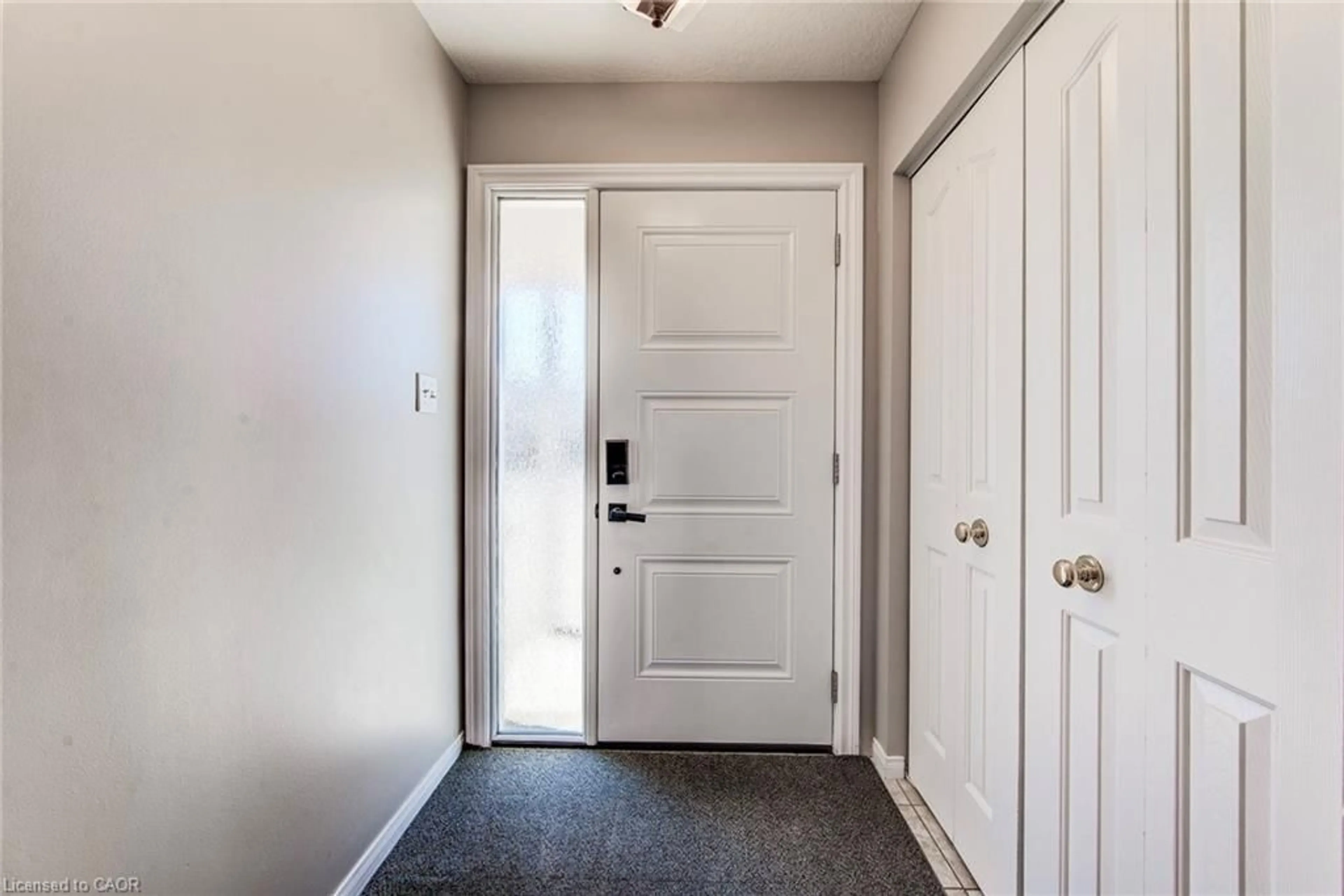 Indoor entryway for 58 Brookmead St, Elmira Ontario N3B 3L8