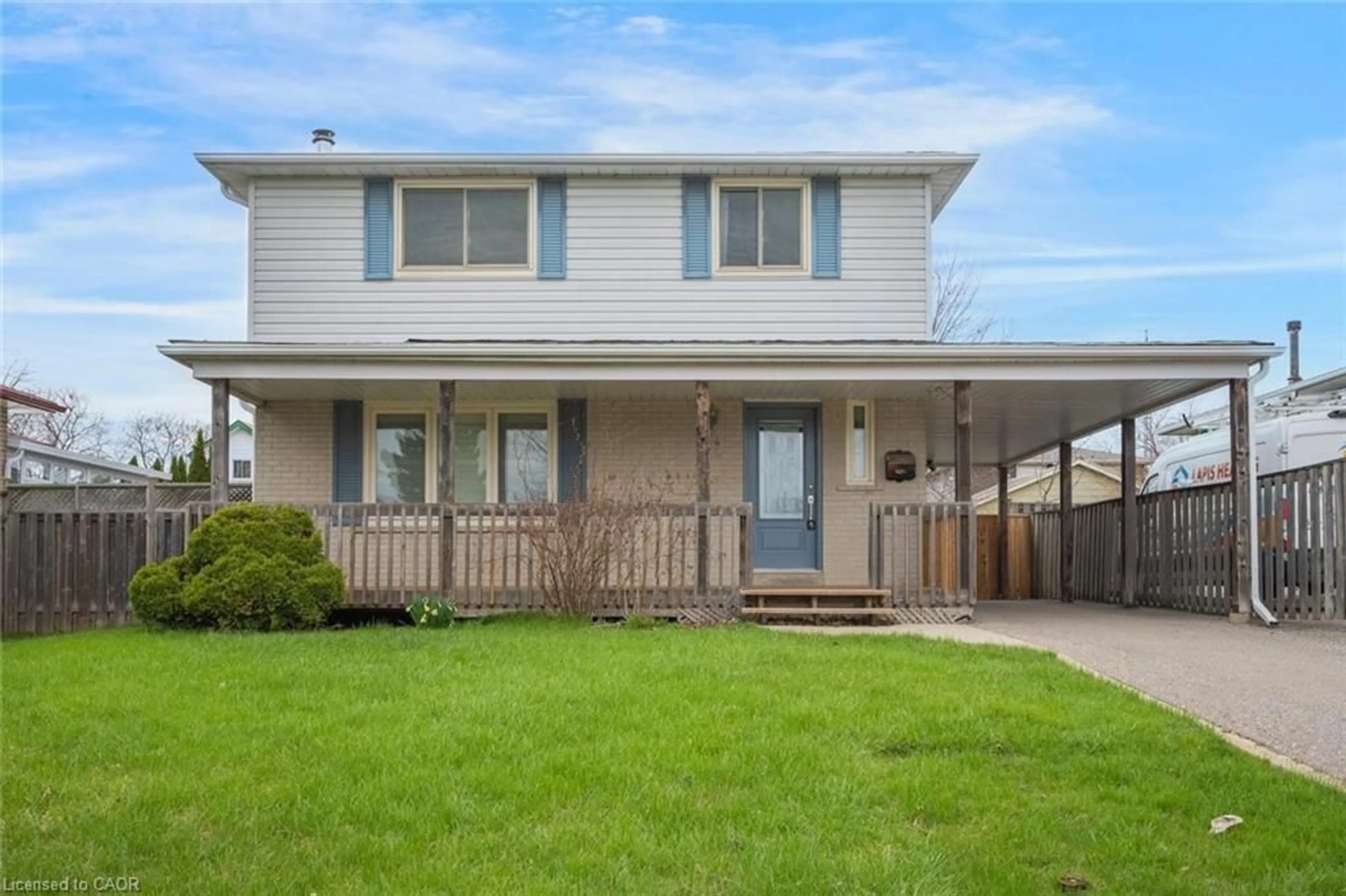 Home with vinyl exterior material, street for 84 Sutherland Ave, Brampton Ontario L6V 2H7