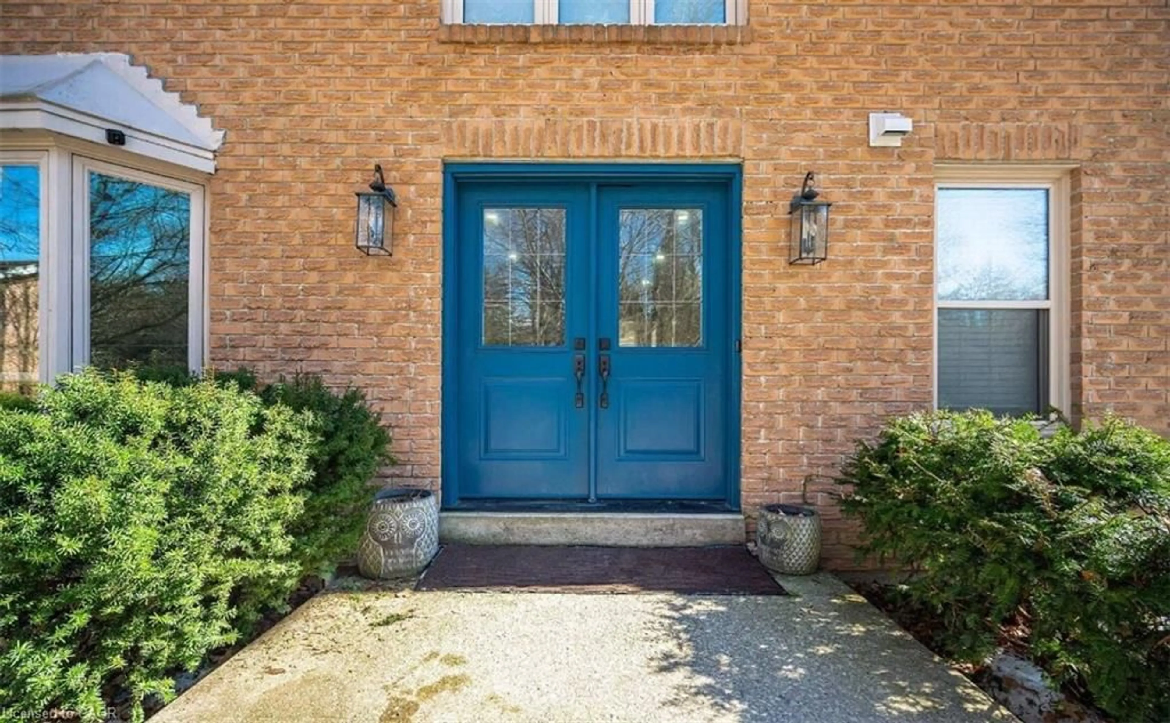 Indoor entryway for 877 The Grange Sideroad, Caledon Ontario L7C 0E4