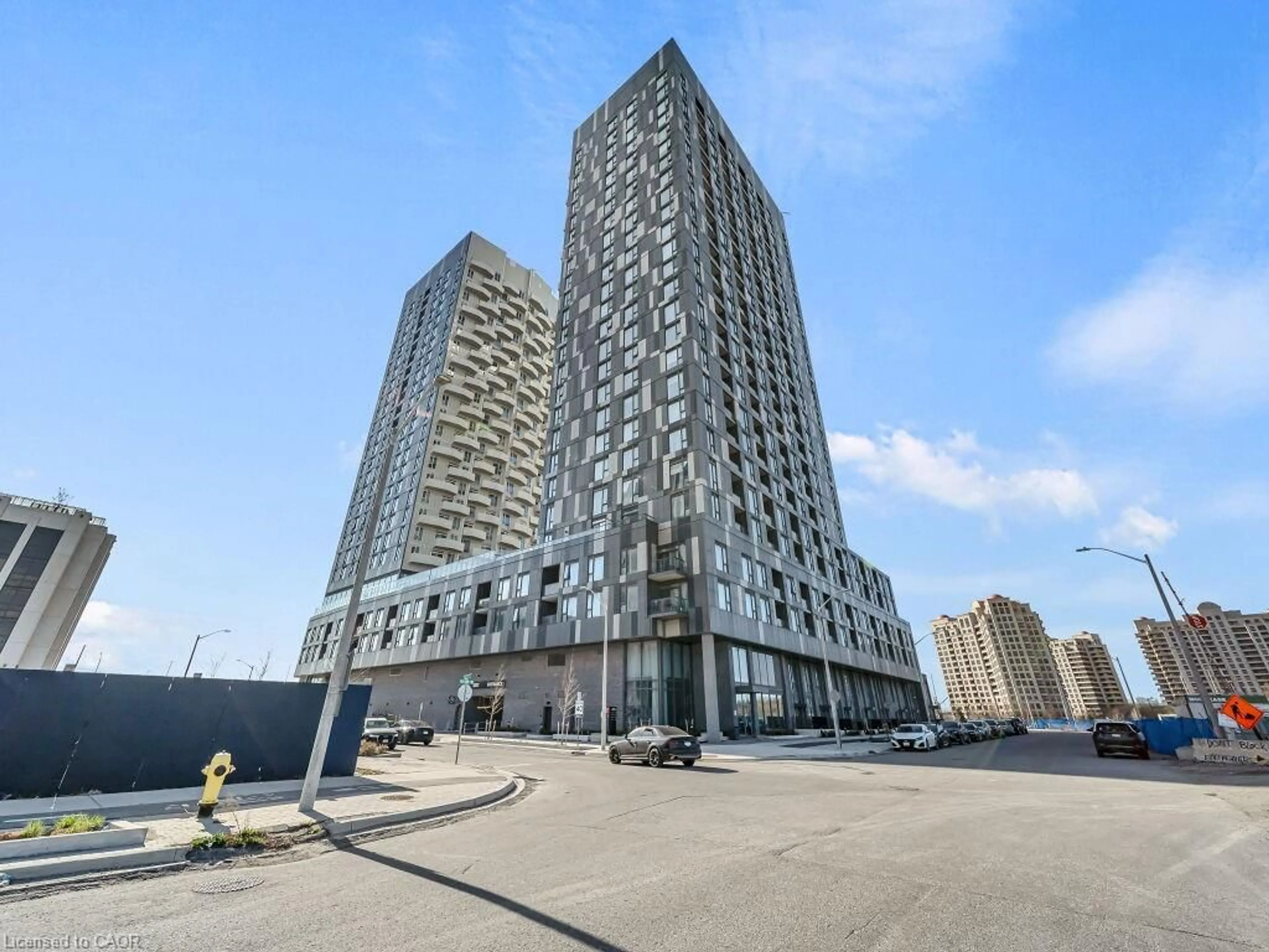 Indoor foyer for 498 Caldari Rd #932, Vaughan Ontario L4K 0R6