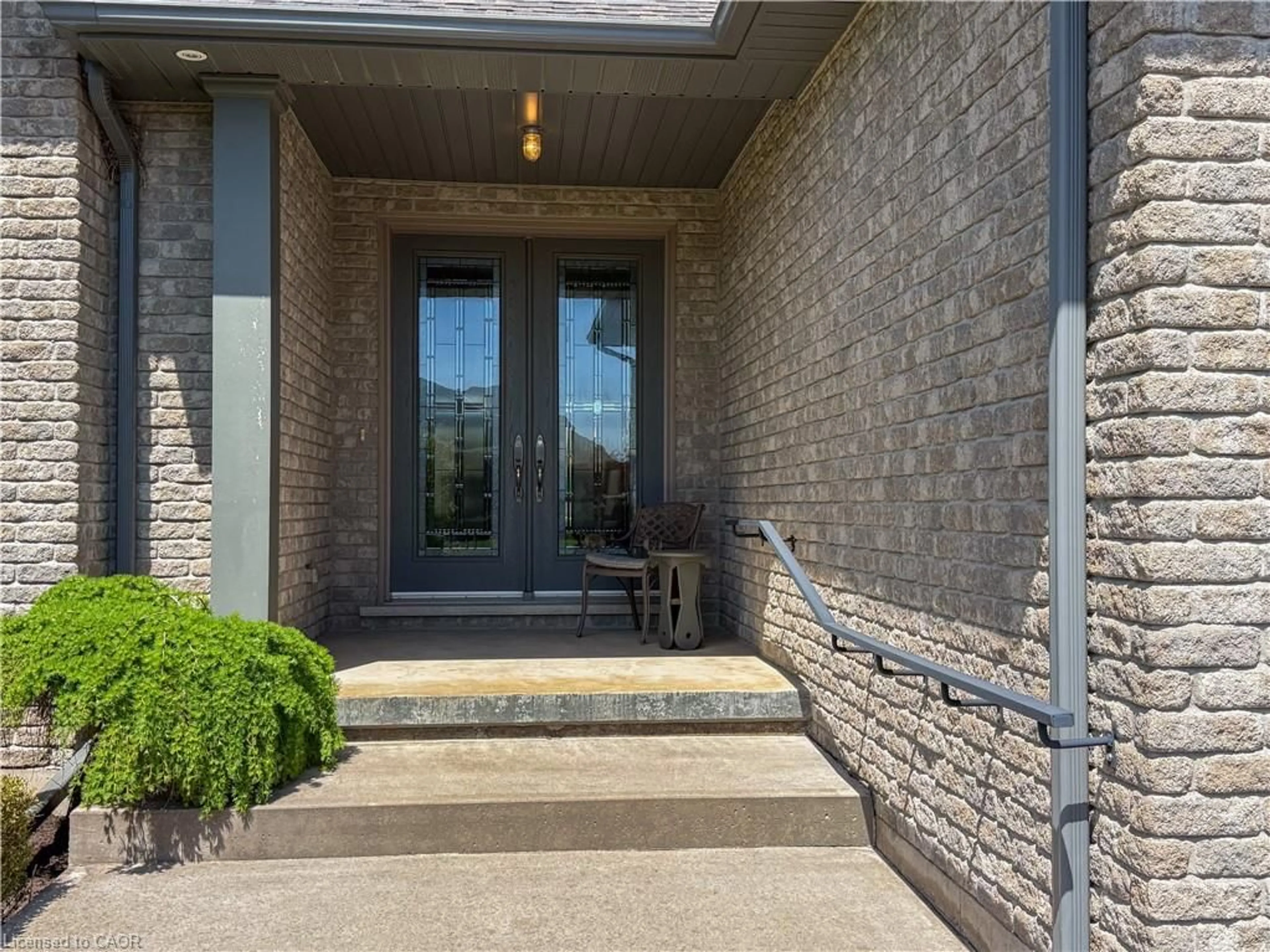Indoor entryway for 23 Tan Ave, Waterford Ontario N0E 1Y0