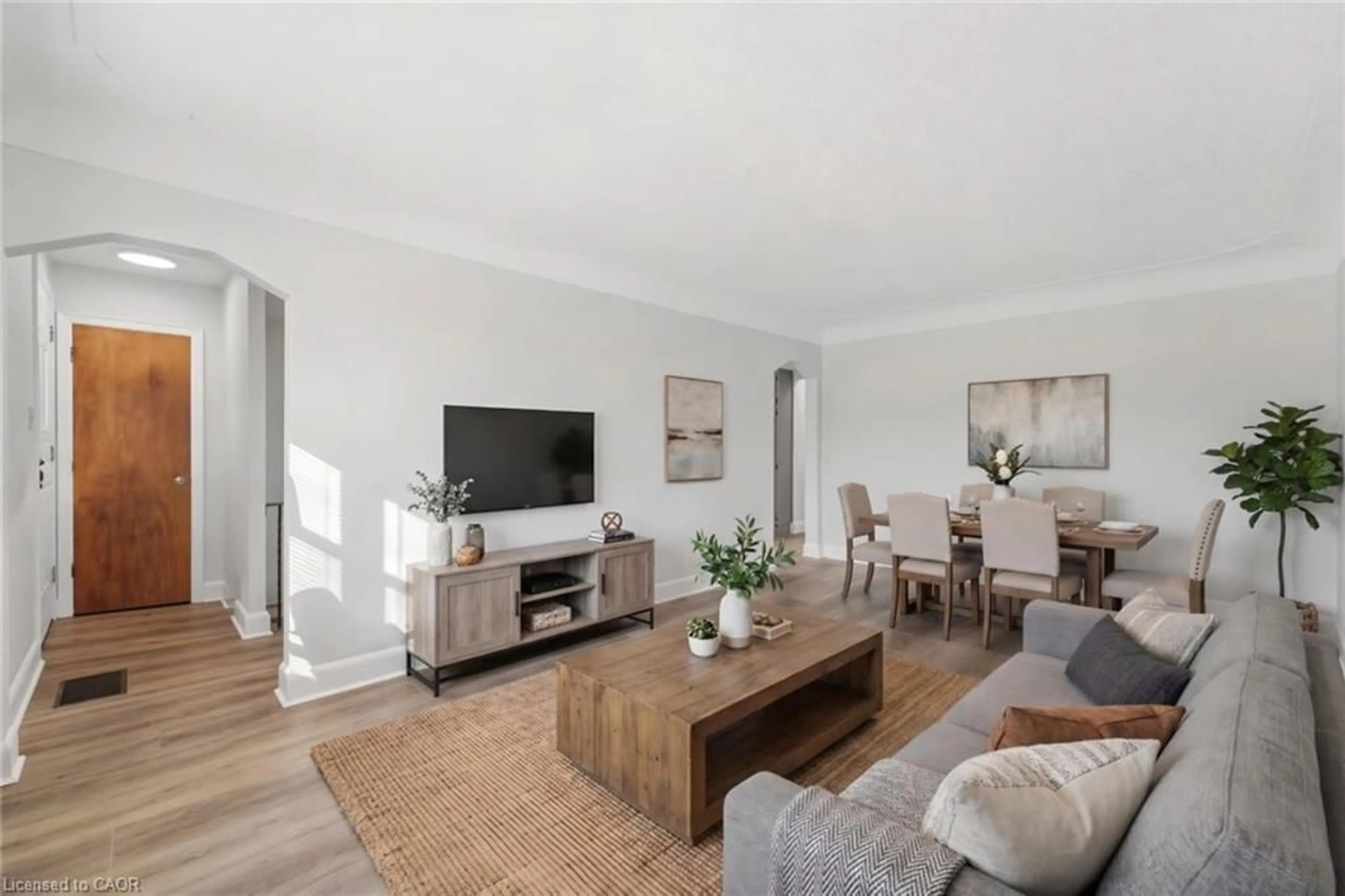 Living room with furniture, unknown for 80 Malta Dr, Hamilton Ontario L8K 4S8