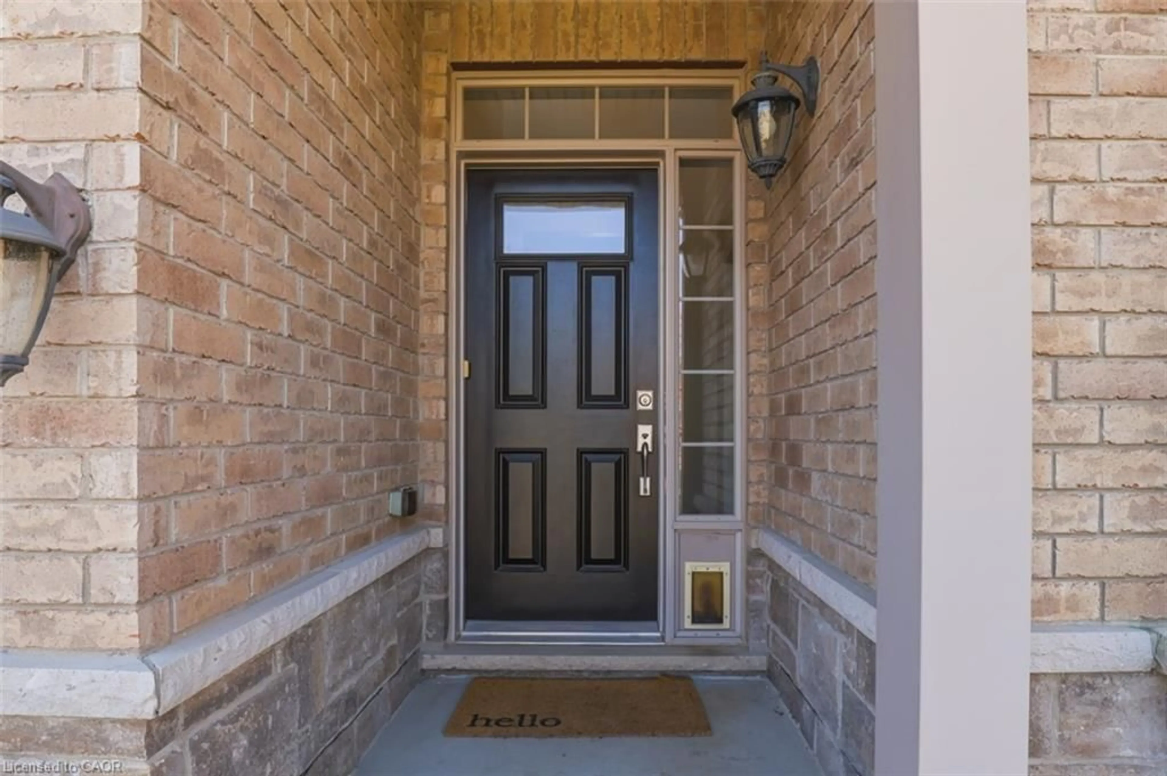 Indoor entryway for 909 King Rail Crt, Kitchener Ontario N2K 0B1