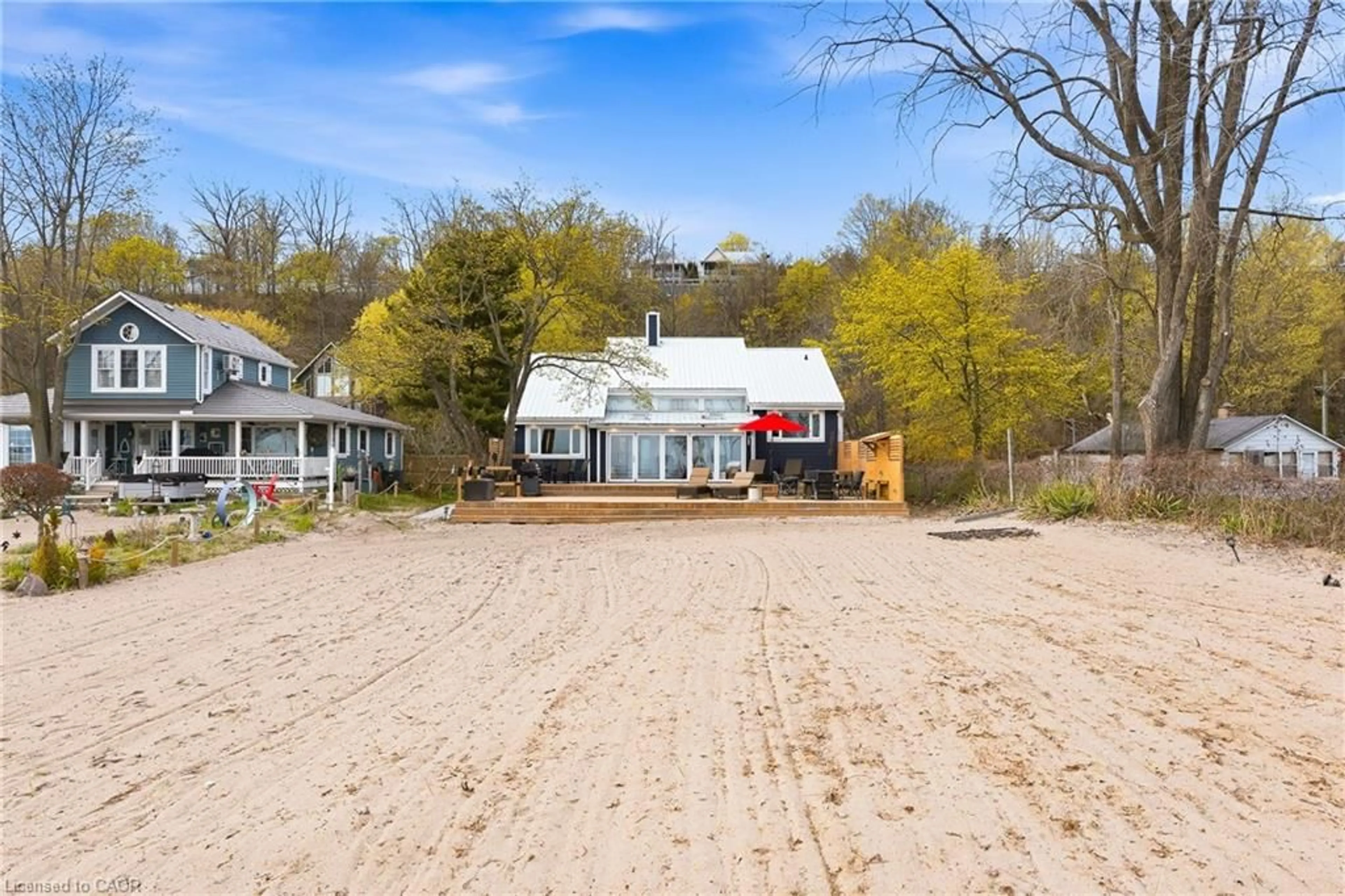 A pic from outside/outdoor area/front of a property/back of a property/a pic from drone, water/lake/river/ocean view for 464 West Edith Cavell Blvd, Port Stanley Ontario N5L 1G9