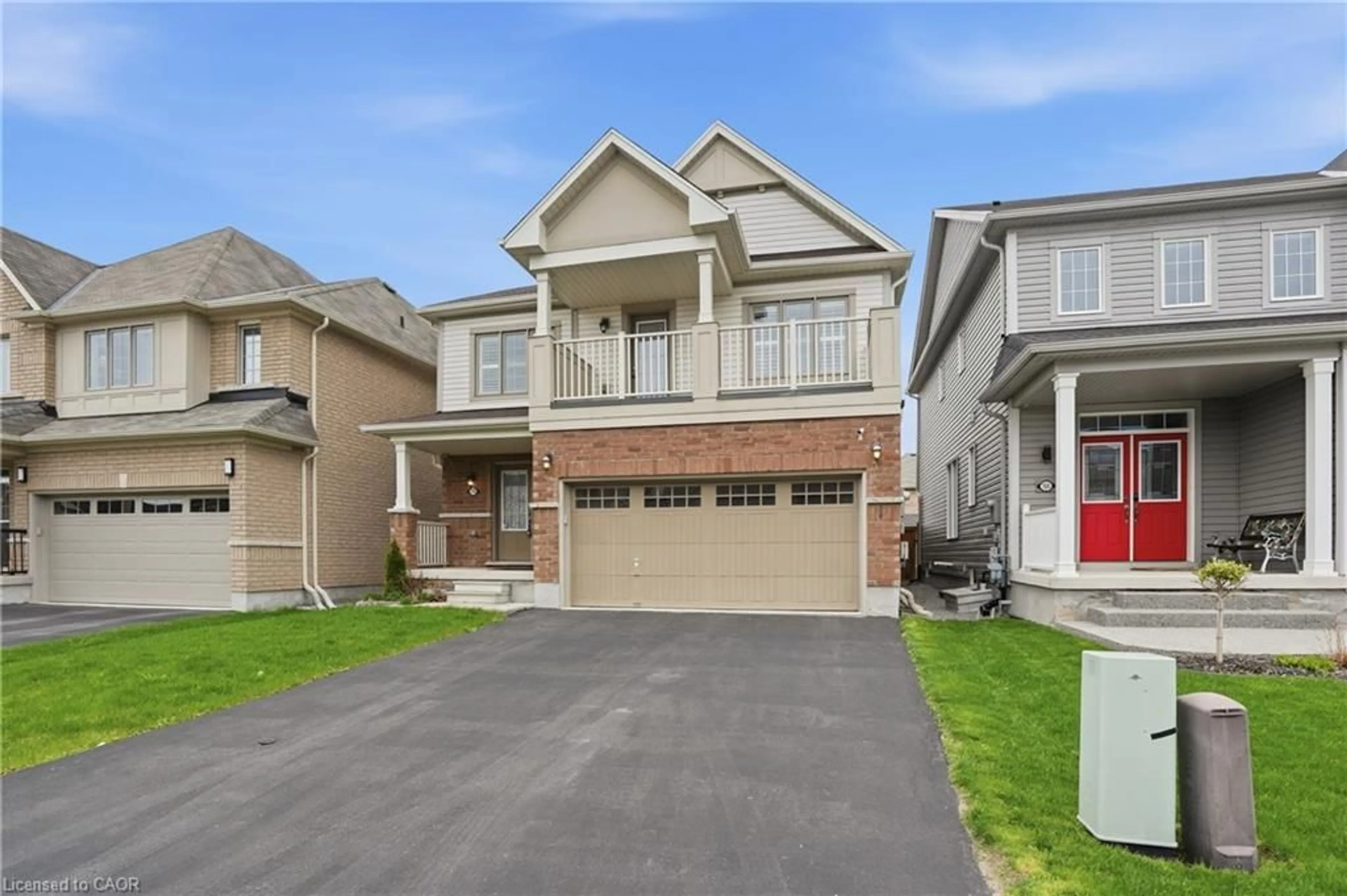 Home with vinyl exterior material, street for 7703 Sycamore Dr, Niagara Falls Ontario L2H 0N6