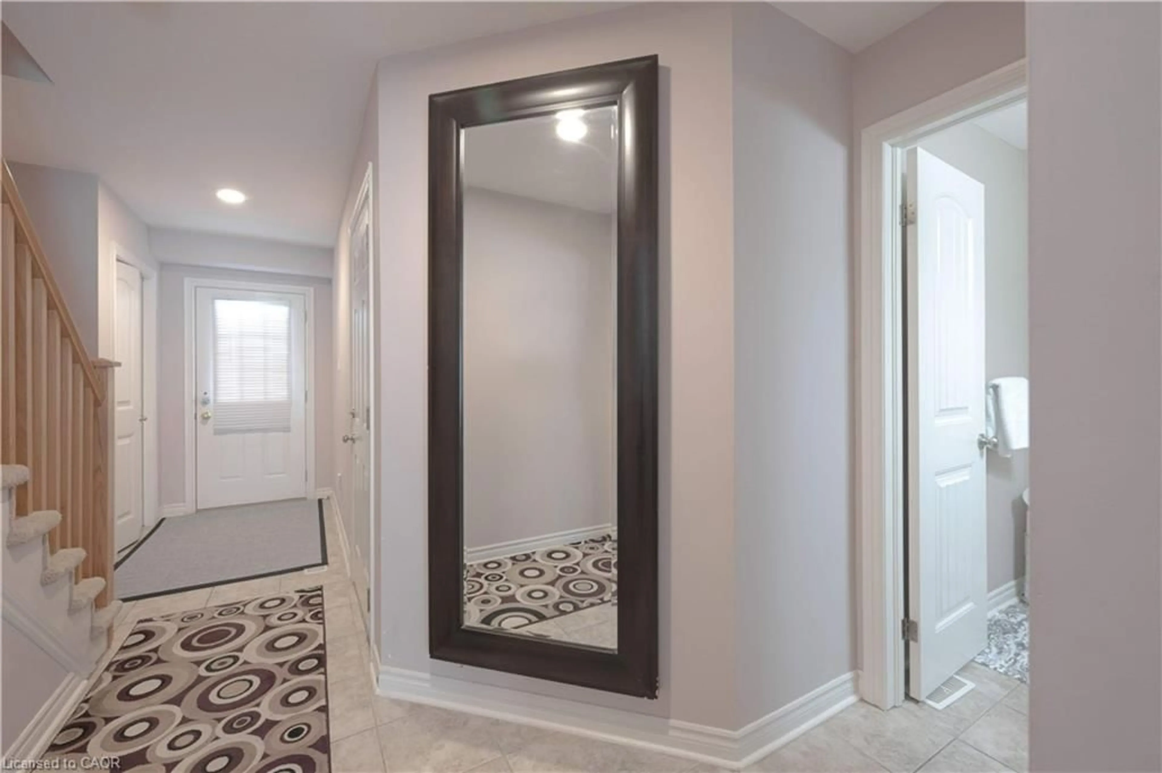 Indoor entryway for 535 Margaret St #74, Cambridge Ontario N3H 0A5