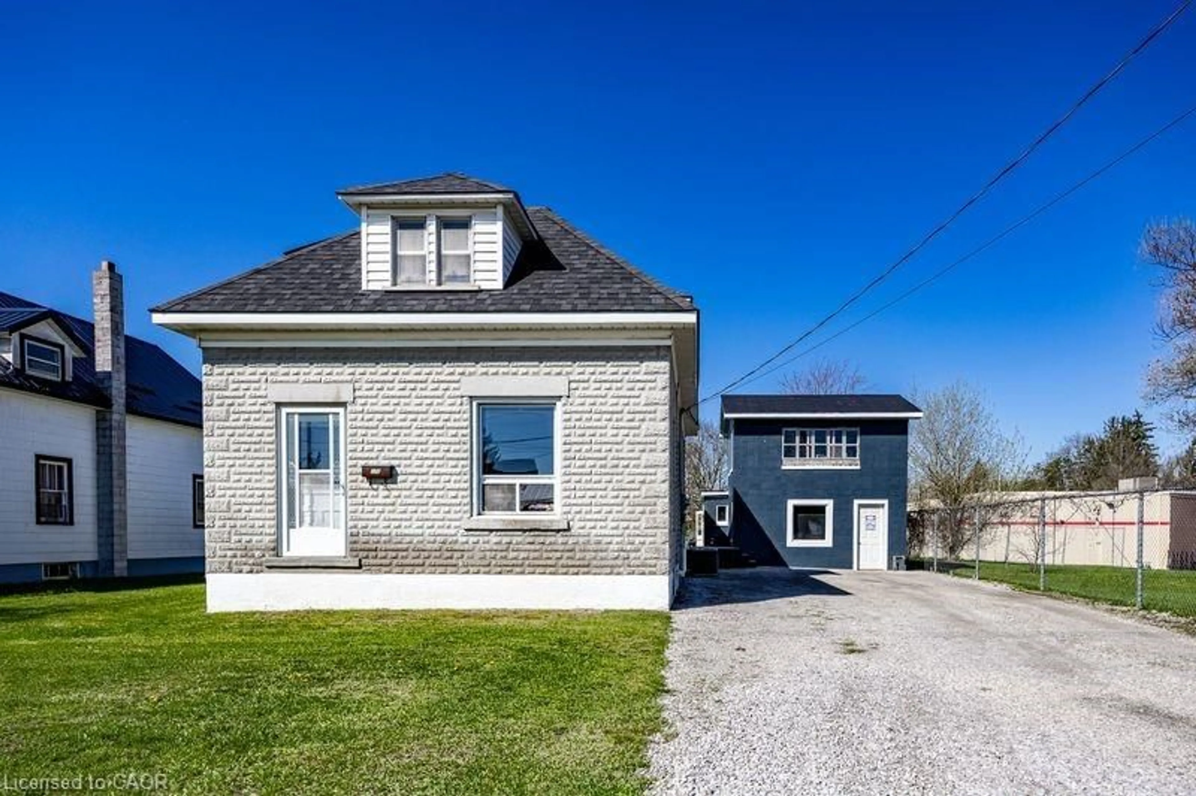 Unknown for 320 James St, Delhi Ontario N4B 2B4