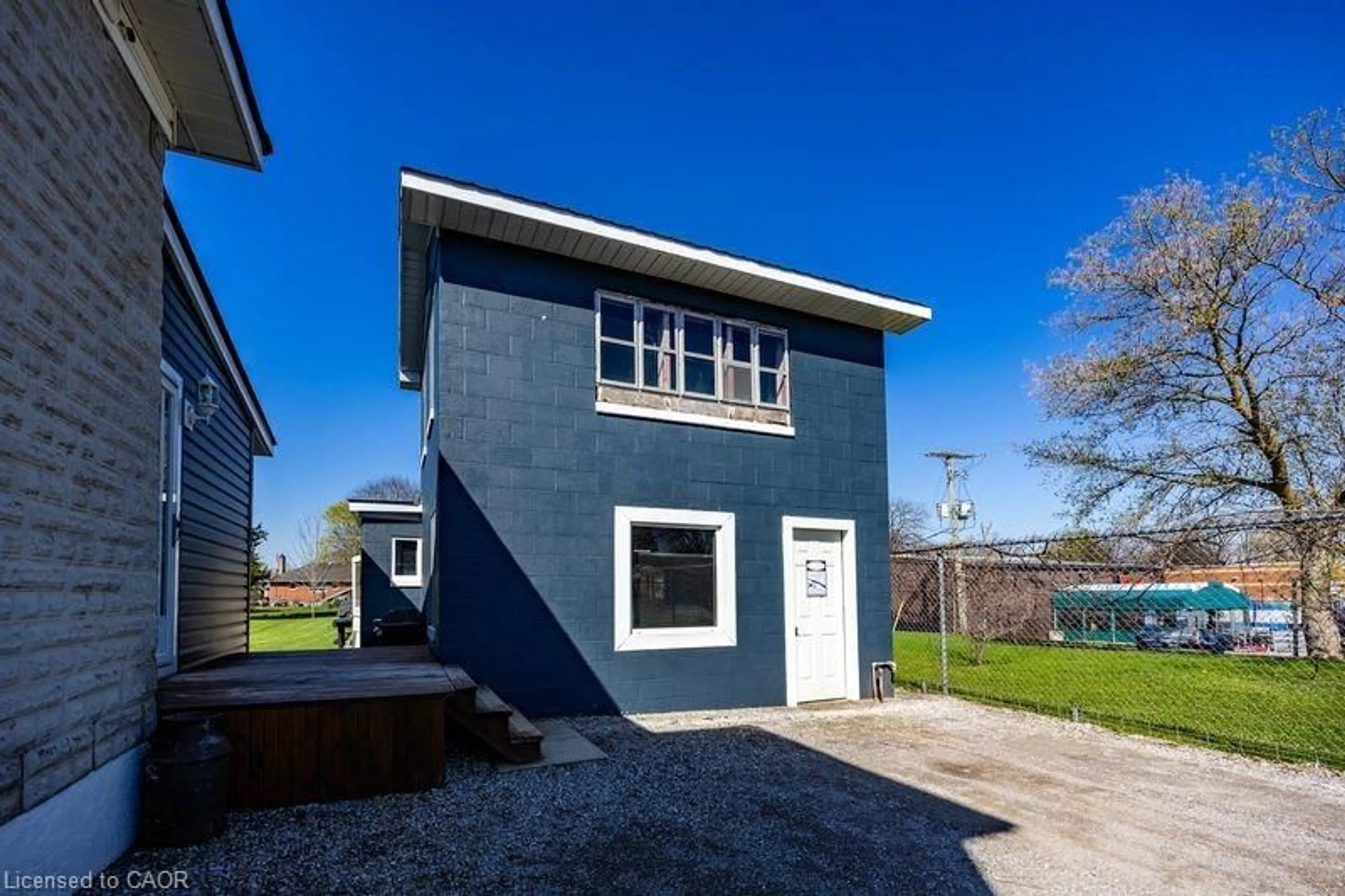 Unknown for 320 James St, Delhi Ontario N4B 2B4