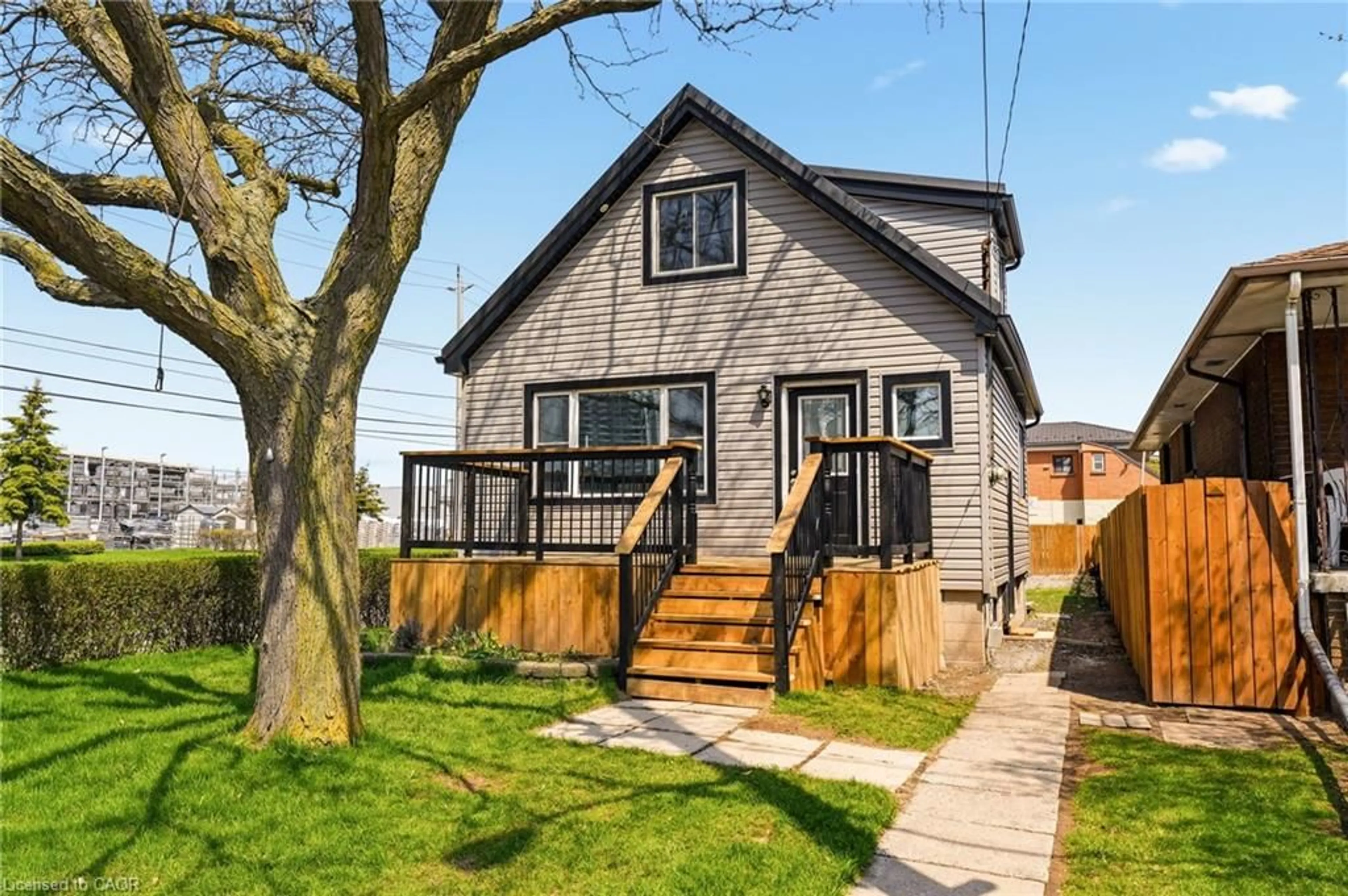 Unknown for 267 Vansitmart Ave, Hamilton Ontario L8H 3B2