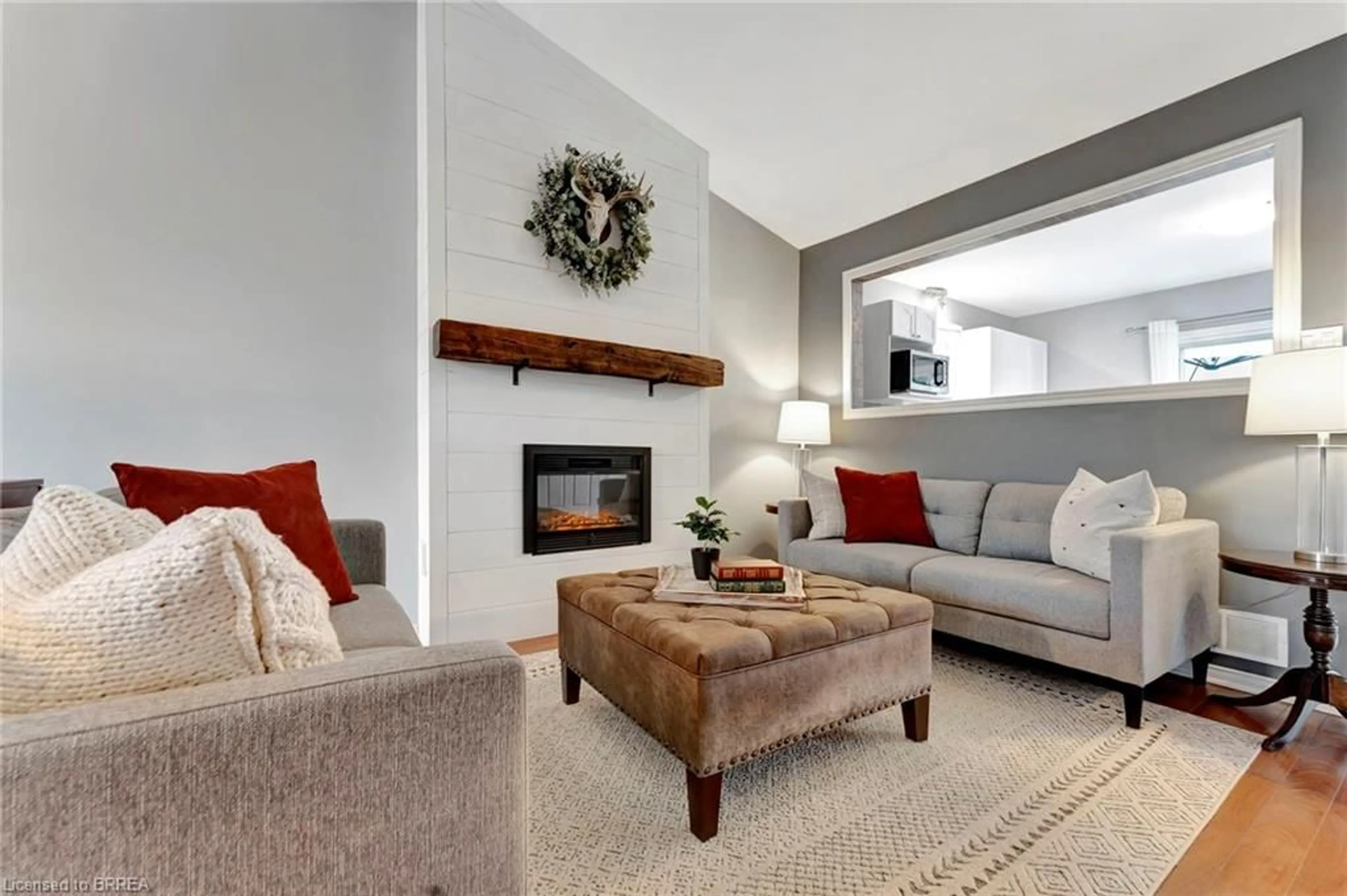 Living room with furniture, unknown for 6 Weston St, Paris Ontario N3L 4C1